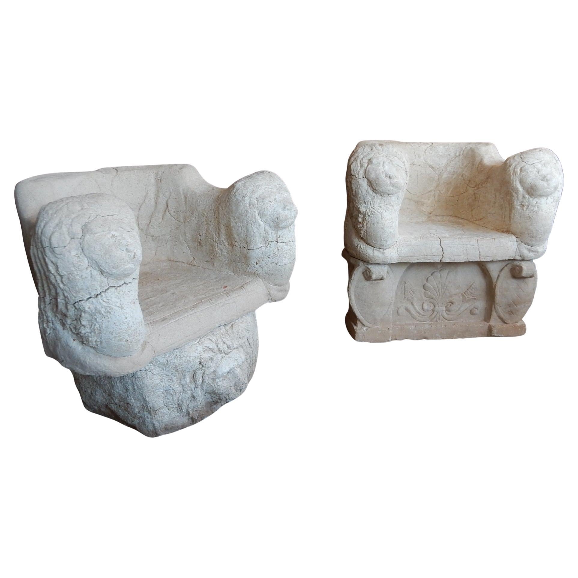 Anglais Chaises anciennes en pierre moulée pour le trône d'un lion de jardin en vente