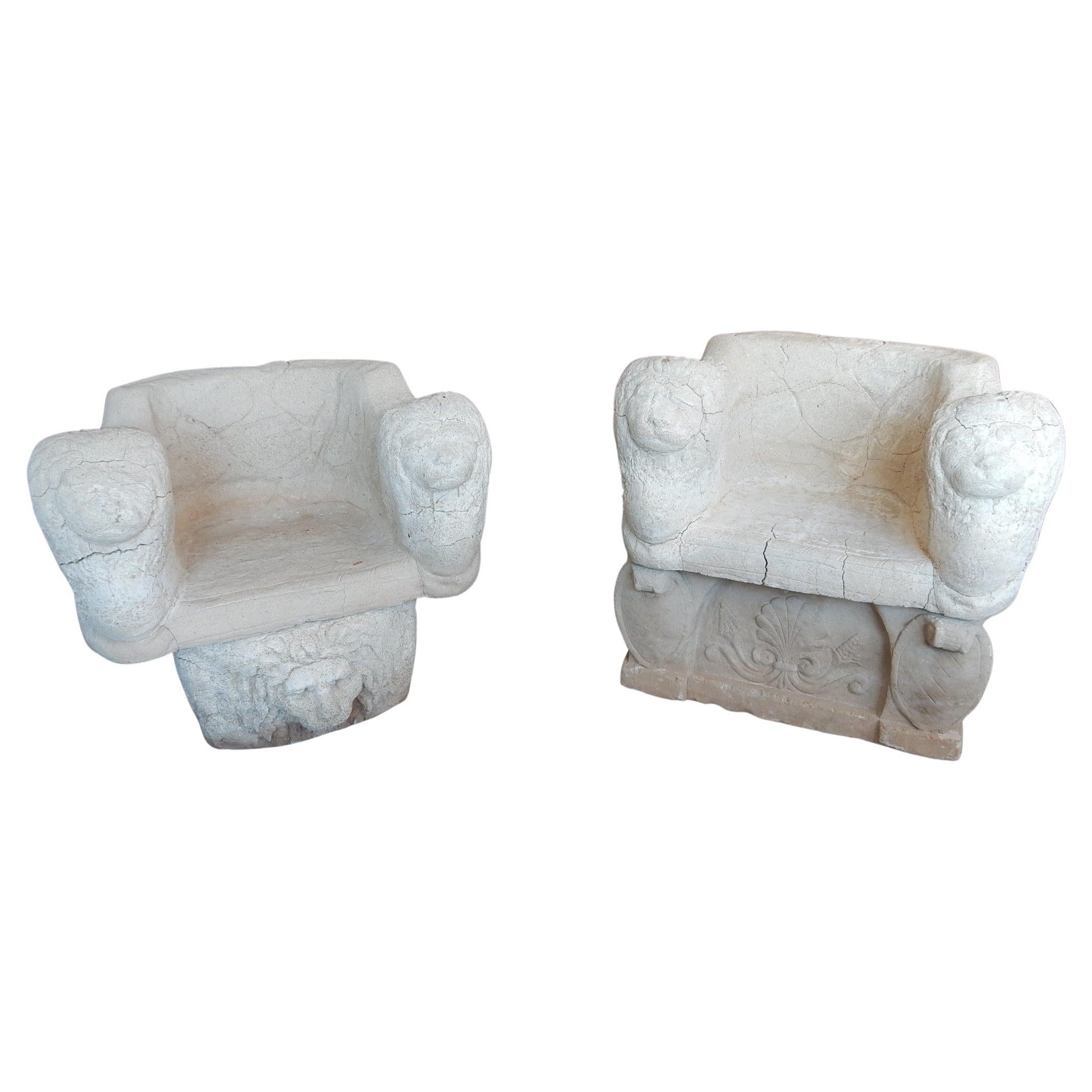 Chaises anciennes en pierre moulée pour le trône d'un lion de jardin en vente 1