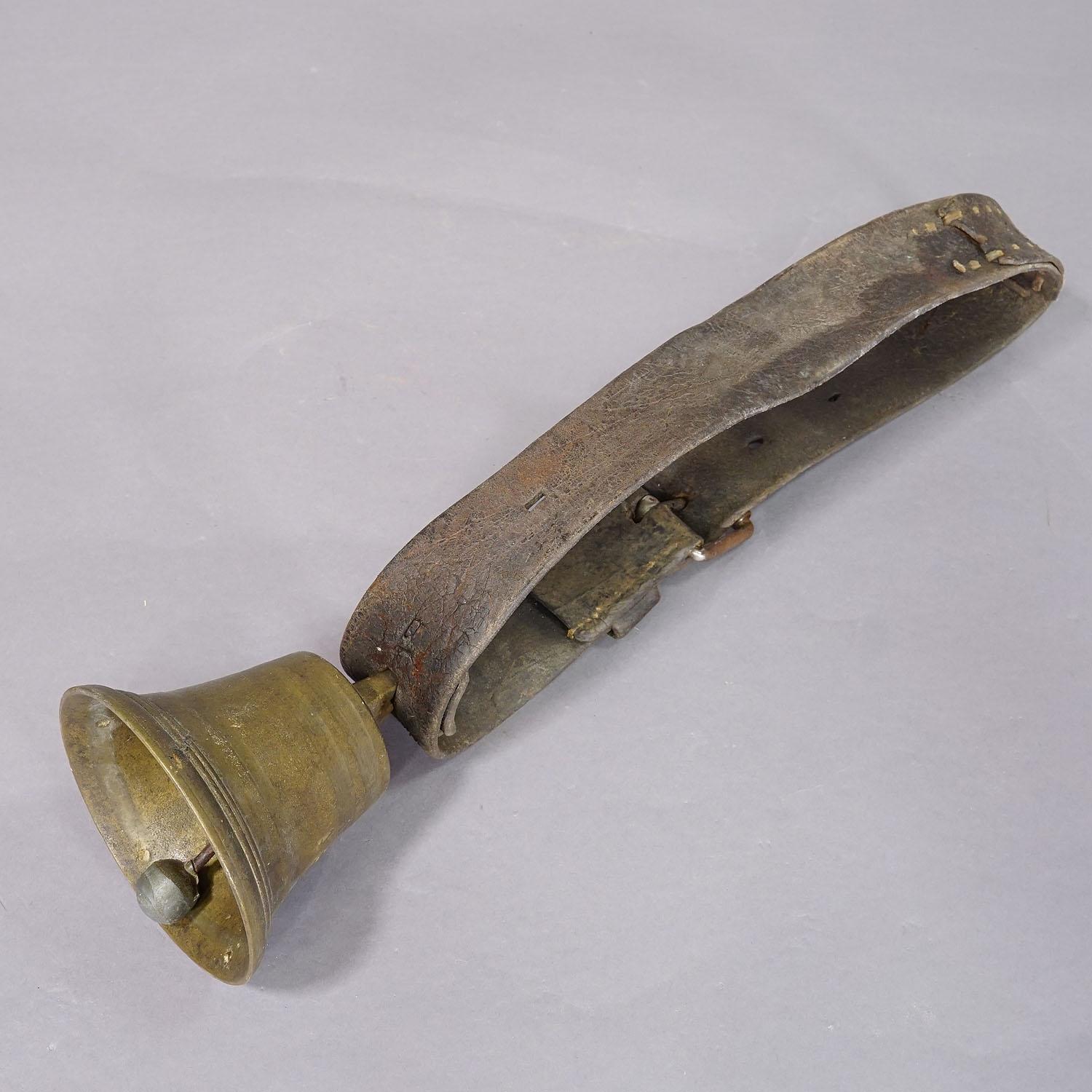 Antique Casted Bronze Cattle Bell Made in Switzerland ca. 1900s For Sale 2