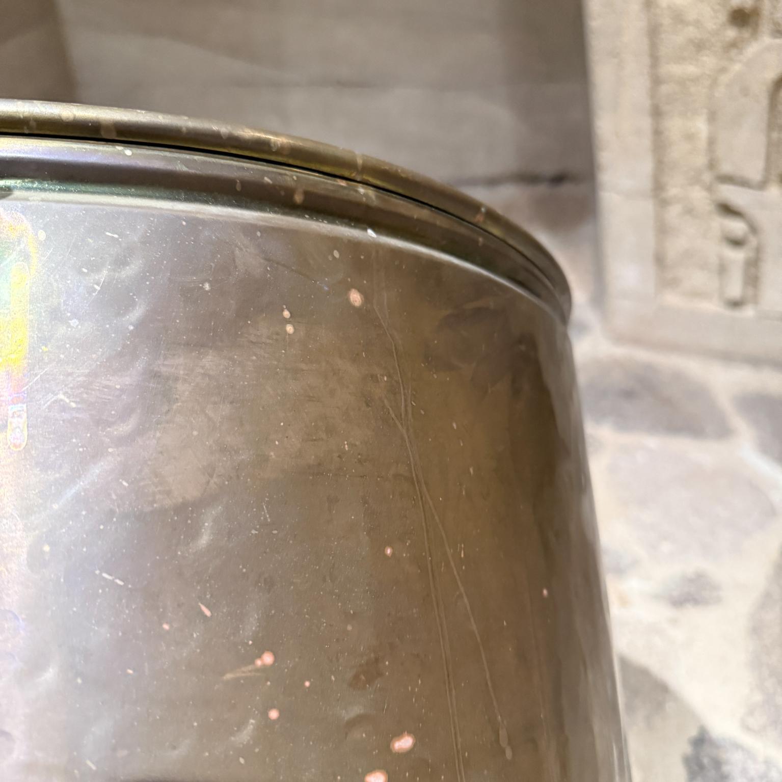 Antike kastilischen Importe Messing Eimer Jardinière Pflanzer Korb im Angebot 1
