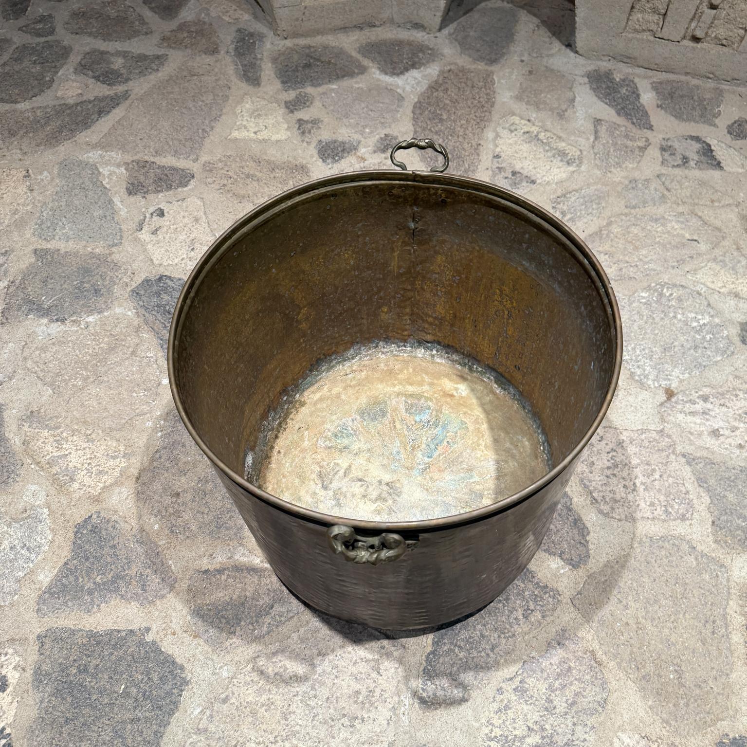 Antike kastilischen Importe Messing Eimer Jardinière Pflanzer Korb im Angebot 3
