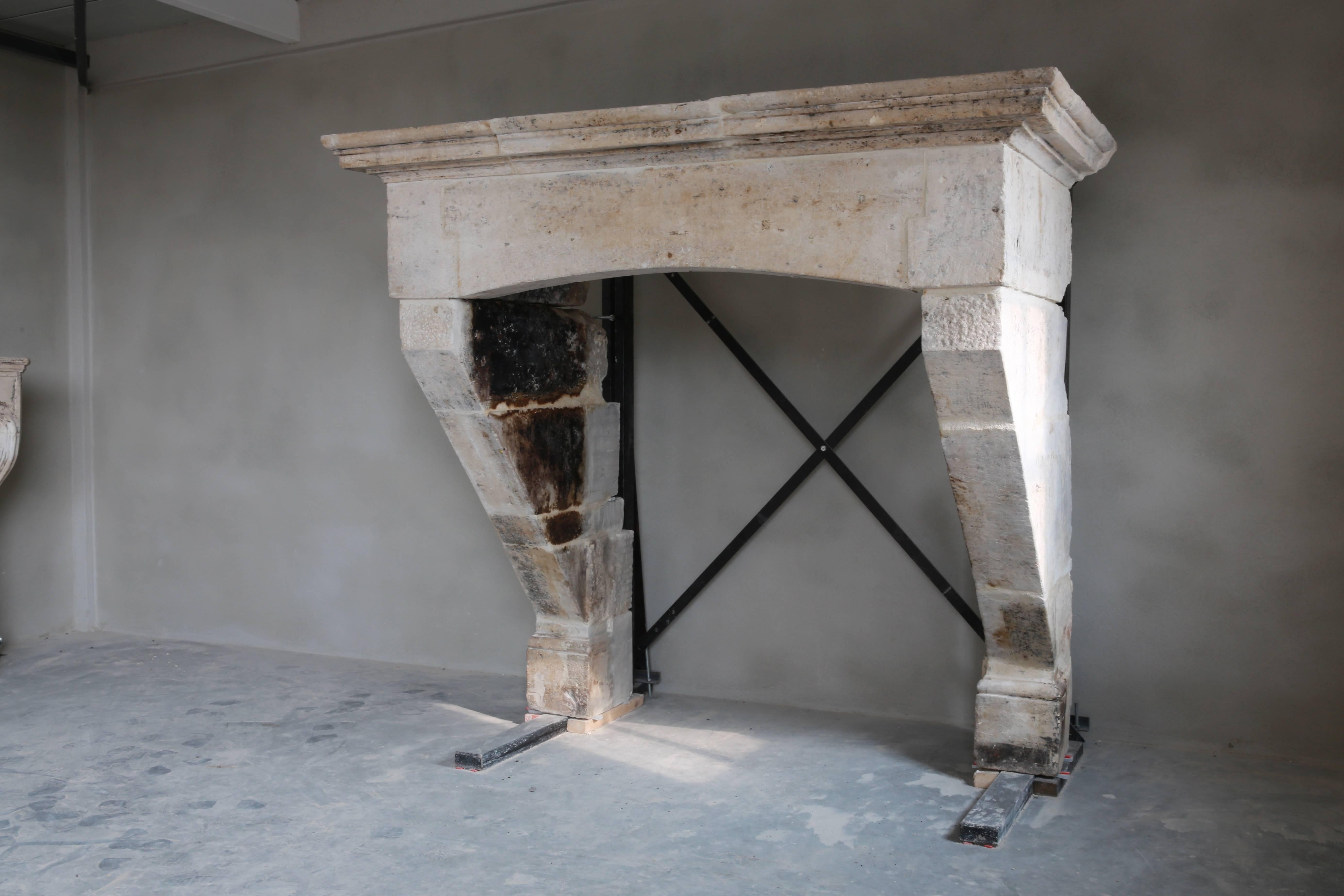 This authentic French castle fireplace comes from the Bordeaux region and dates back to the 19th century. A beautiful fireplace with history and a lot of allure. This fireplace has a double top and a beautiful molding (frame).