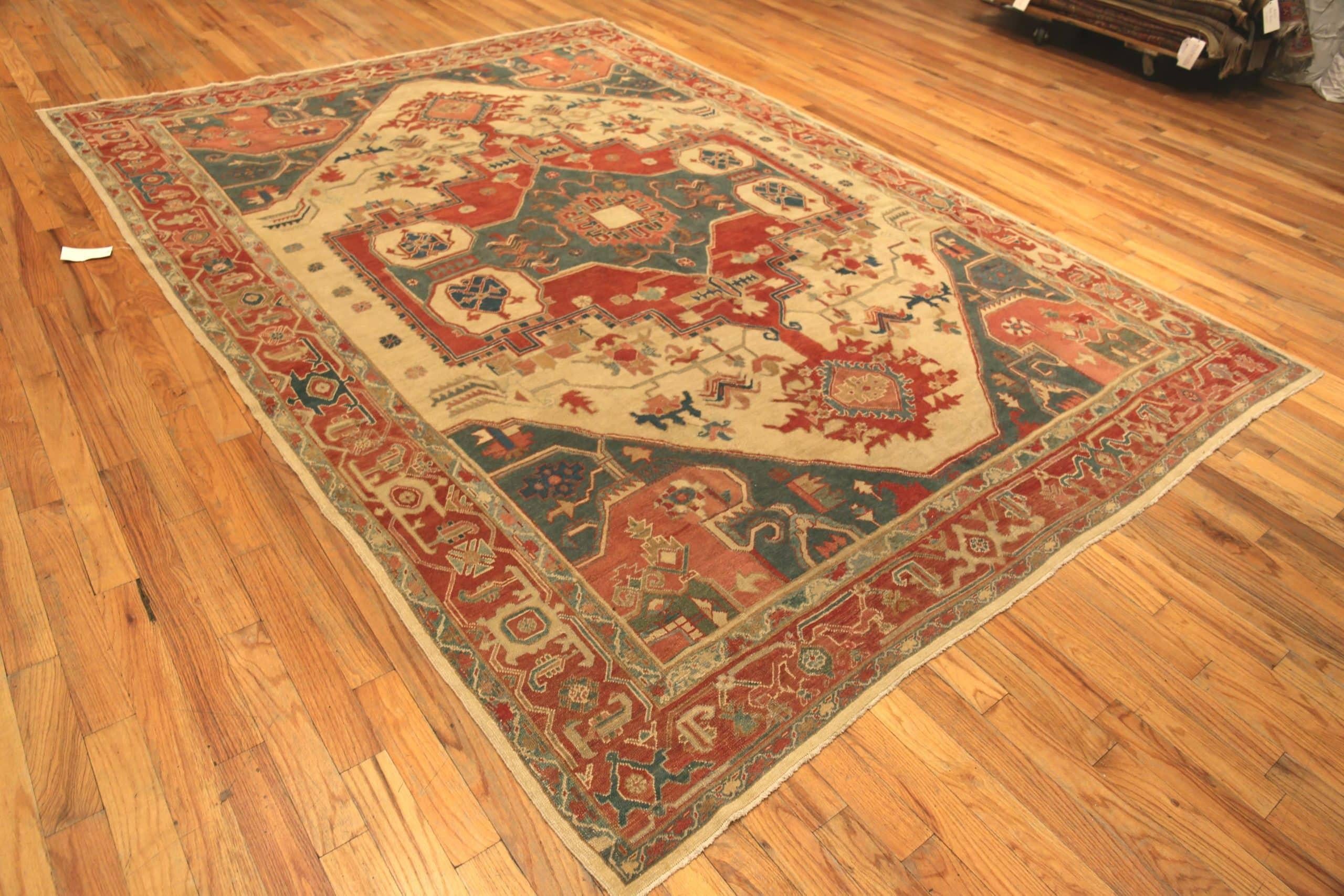 Hand-Knotted Antique Casual Elegant Persian Serapi Rug.8 ft 7 in x 12 ft  For Sale