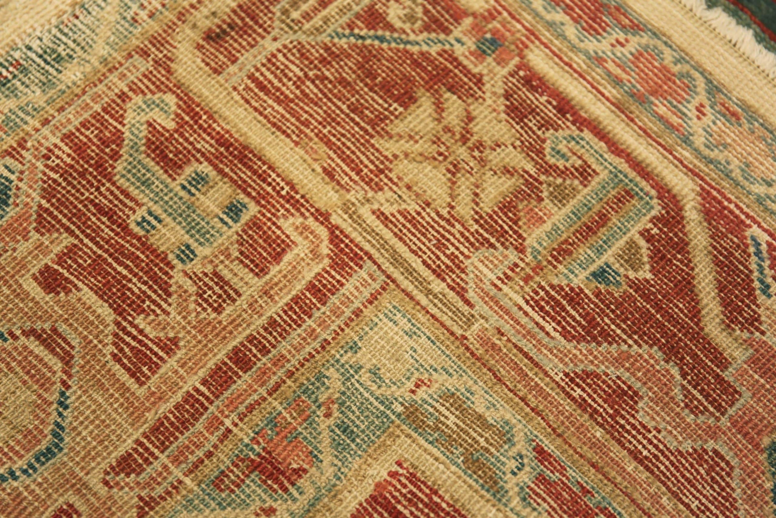 Antiker, ungewöhnlicher, eleganter, persischer Serapi-Teppich.8 ft 7 in x 12 ft (19. Jahrhundert) im Angebot