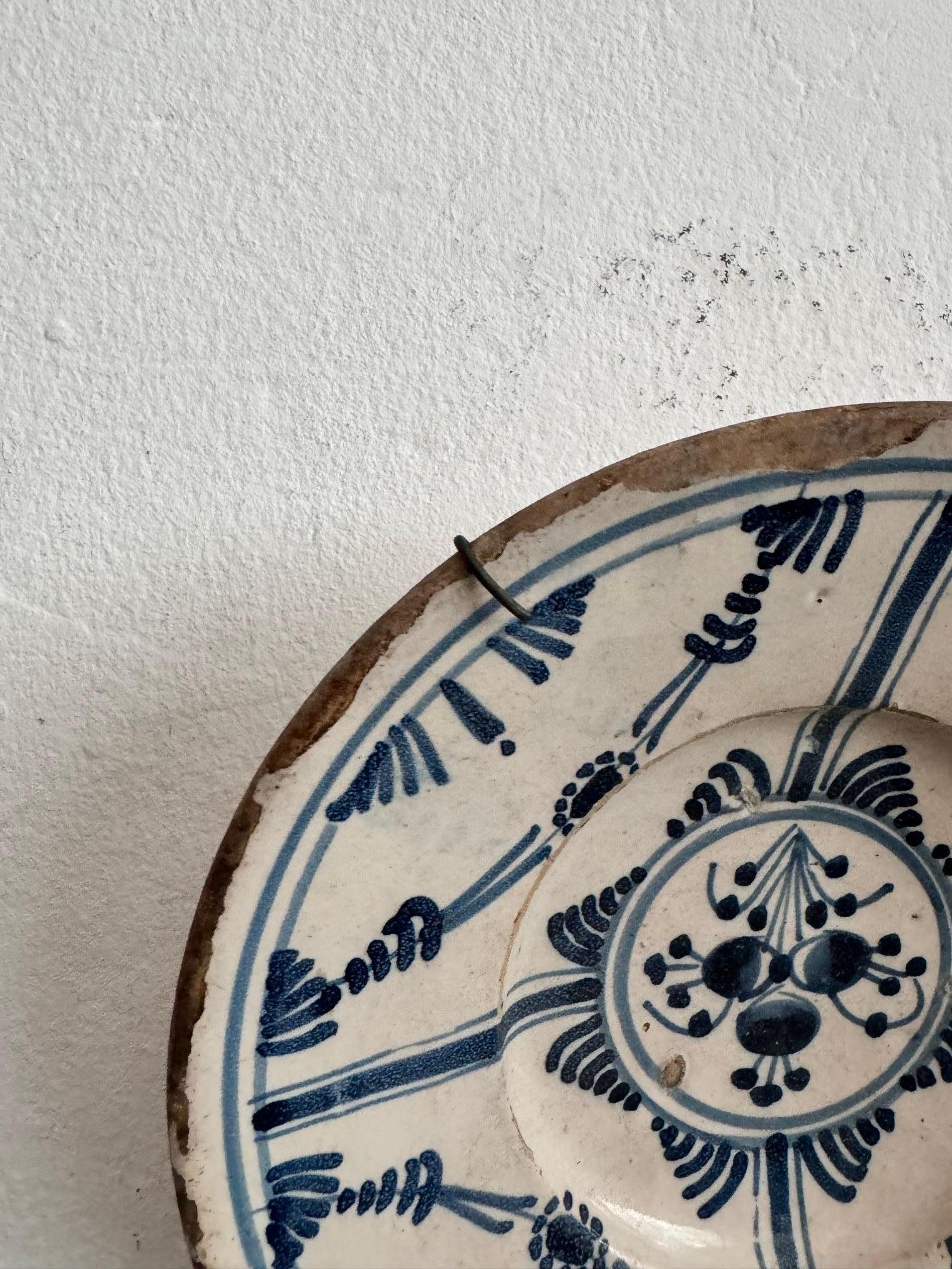 Antiker katalanischer Keramikteller - Anfang 20. Jahrhundert im Angebot 8