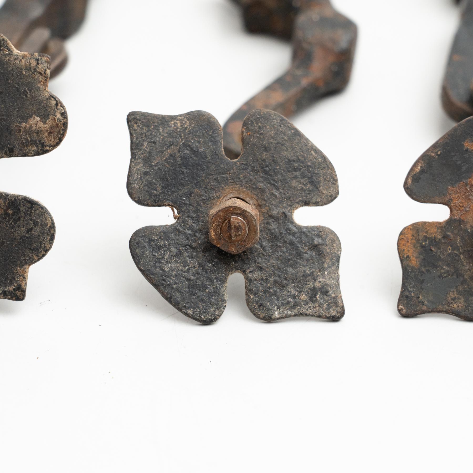 Antiguo Tirador de Metal Modernista Catalán, circa 1920 en venta 4