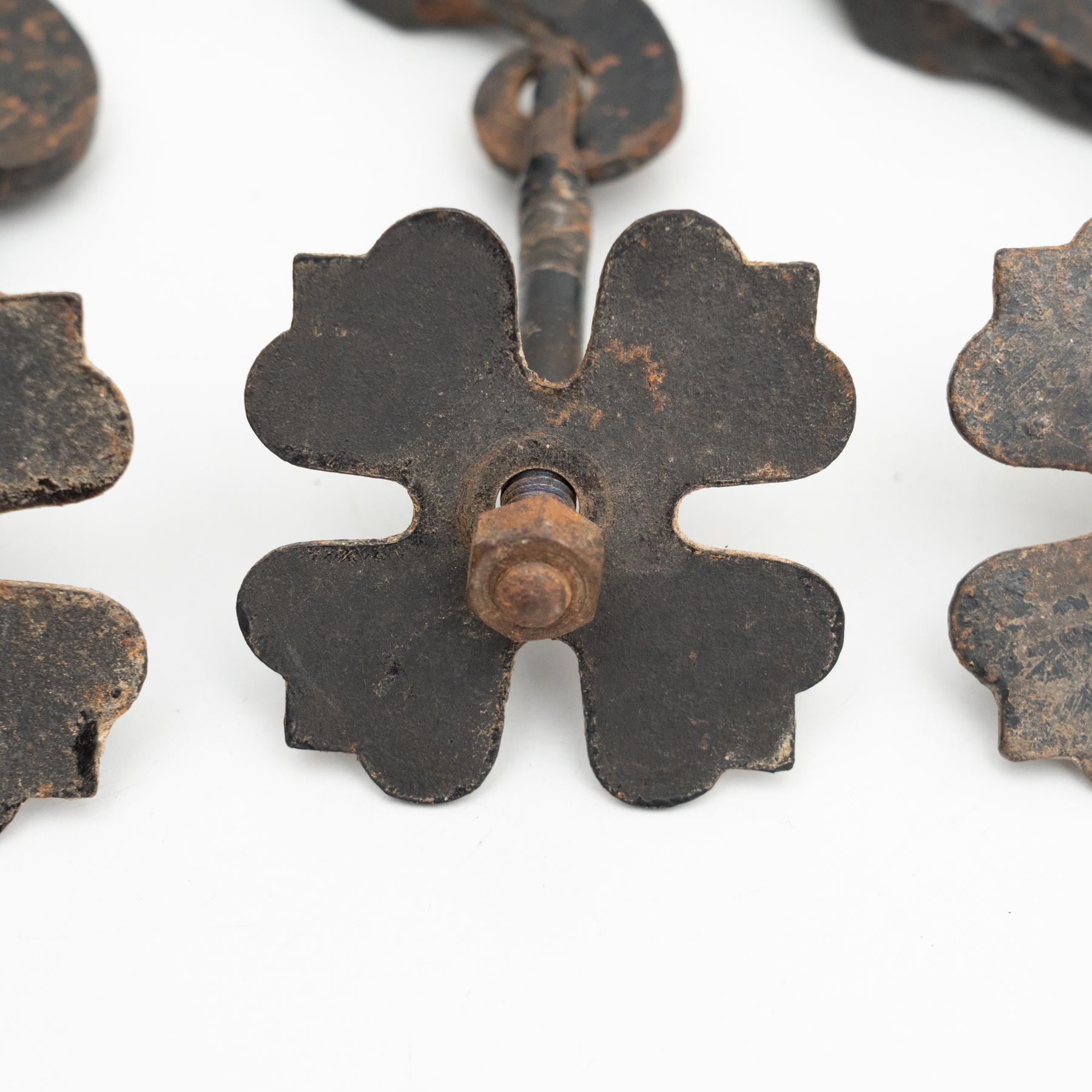 Antiguo Tirador de Metal Modernista Catalán, circa 1920 Francés en venta