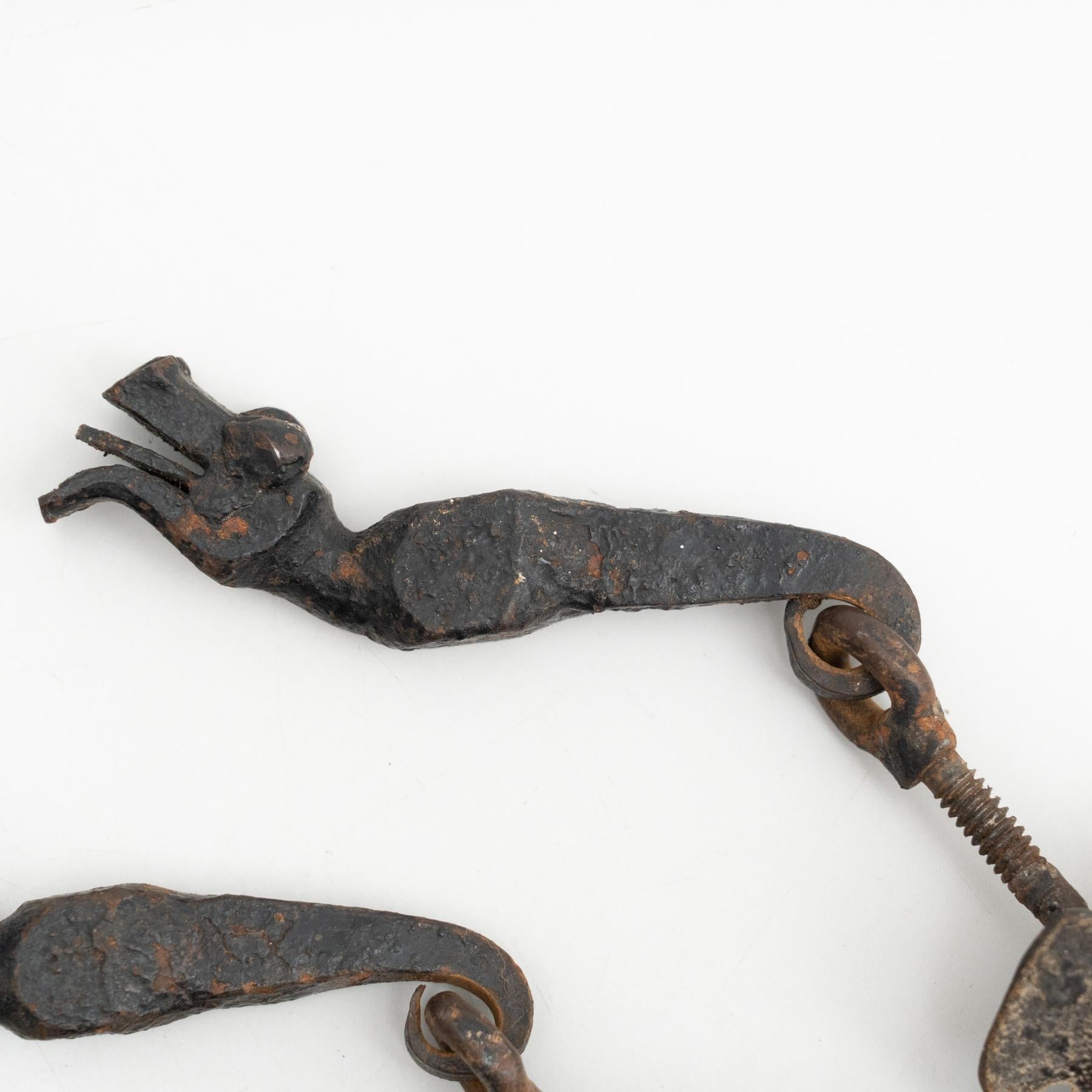 Antiguo Tirador de Metal Modernista Catalán, circa 1920 en venta 1