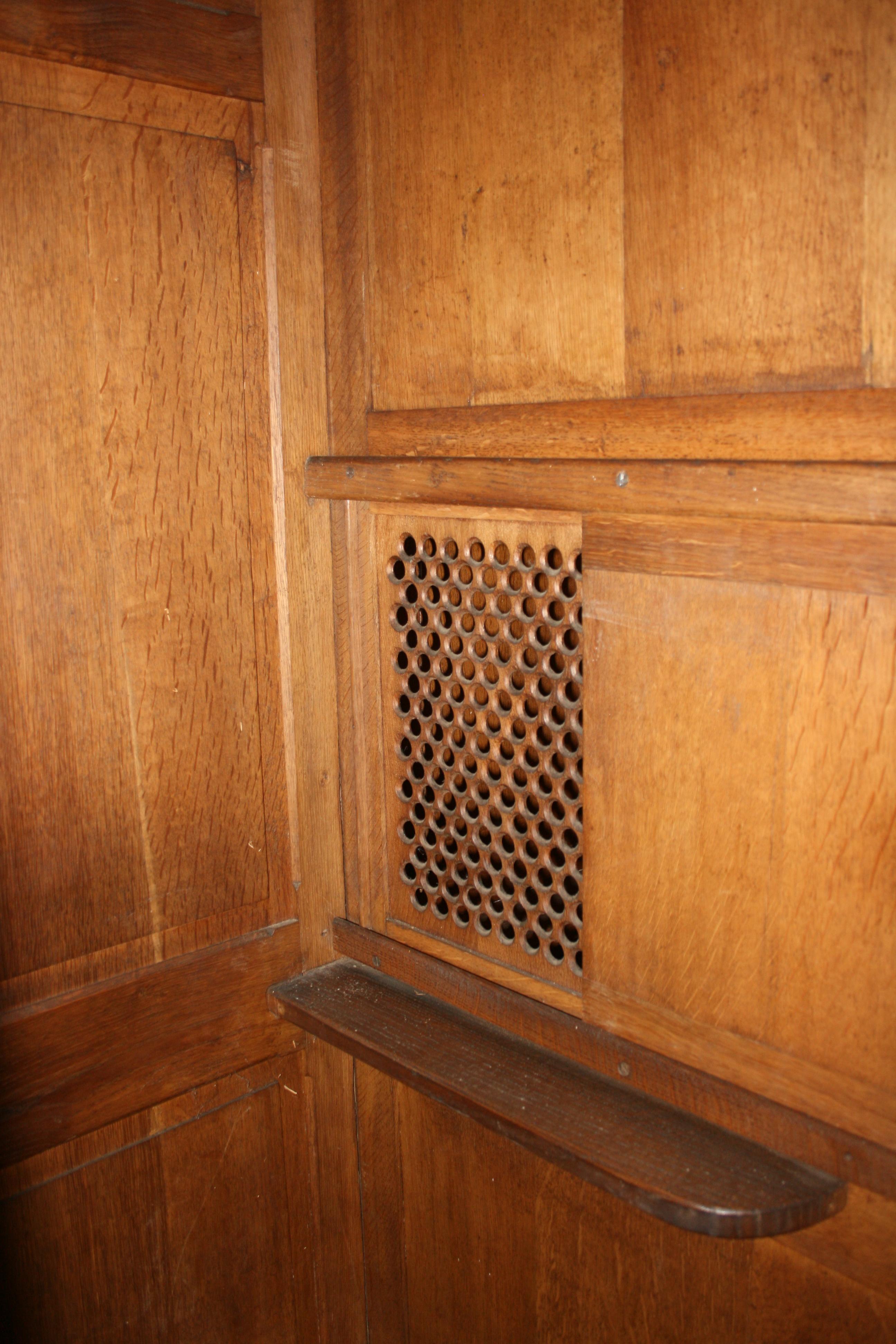 Antique Catholic Confessional from Liège, Solid Oak, Late 19th Century 9