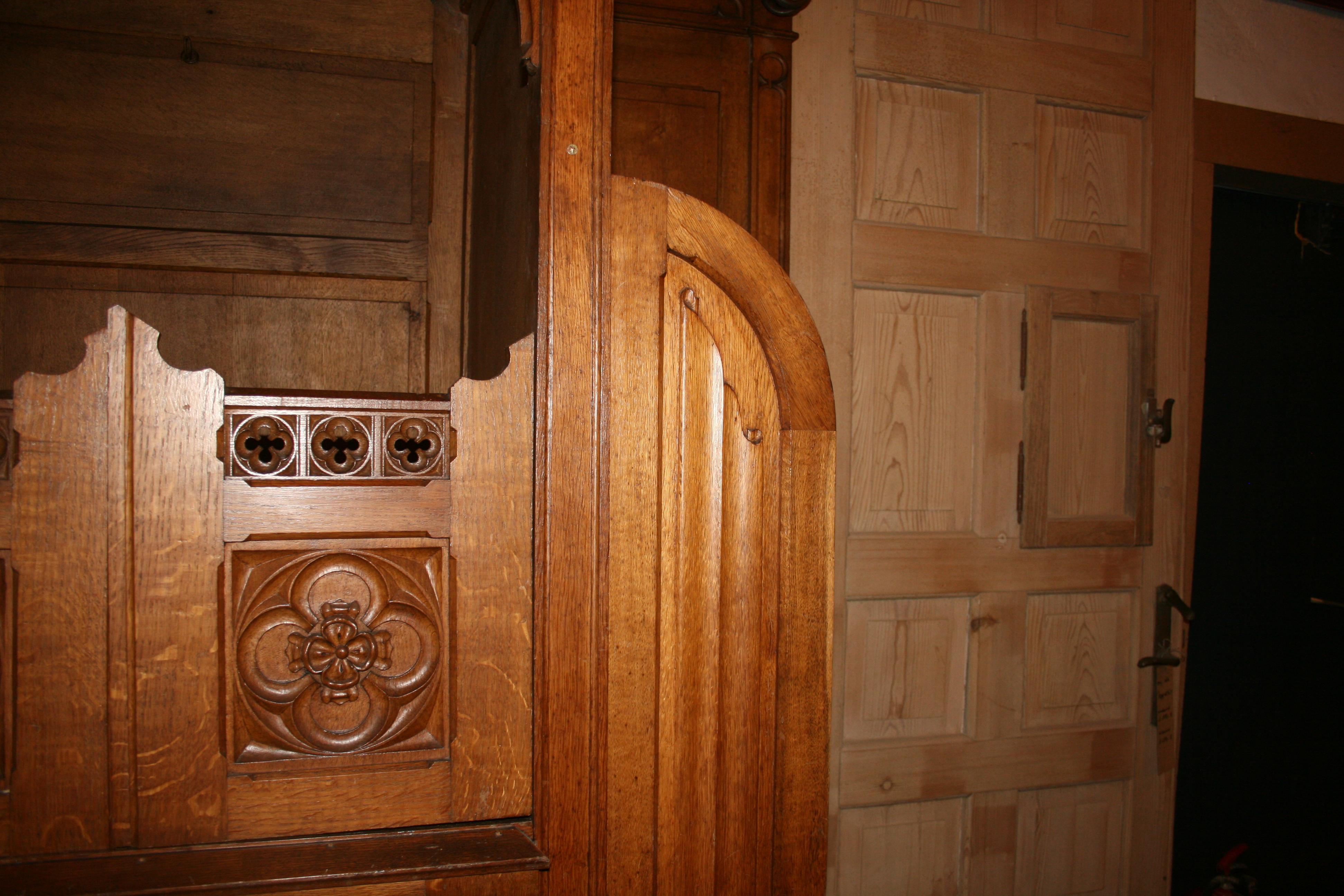 Antique Catholic Confessional from Liège, Solid Oak, Late 19th Century 13