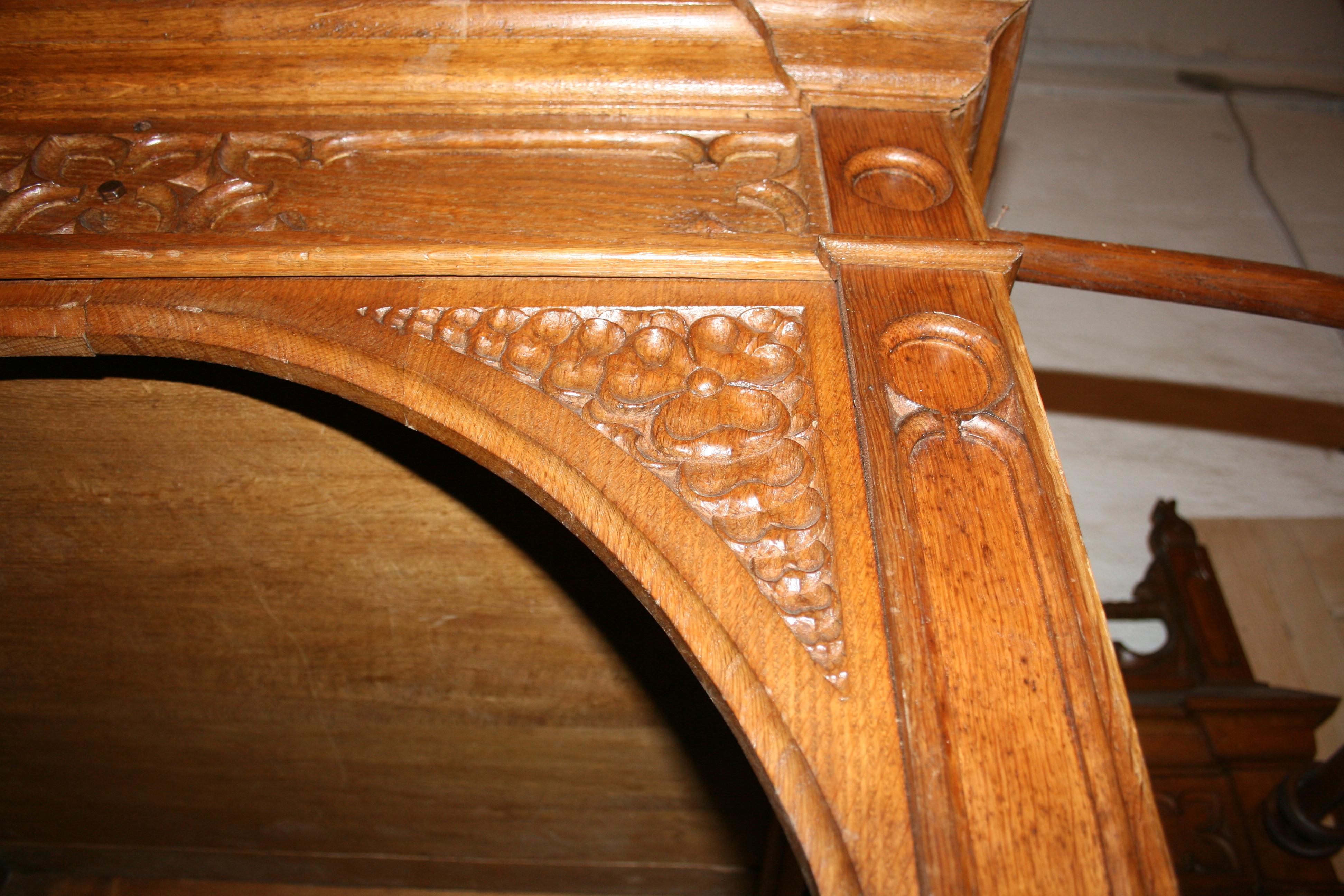 Antique Catholic Confessional from Liège, Solid Oak, Late 19th Century 14