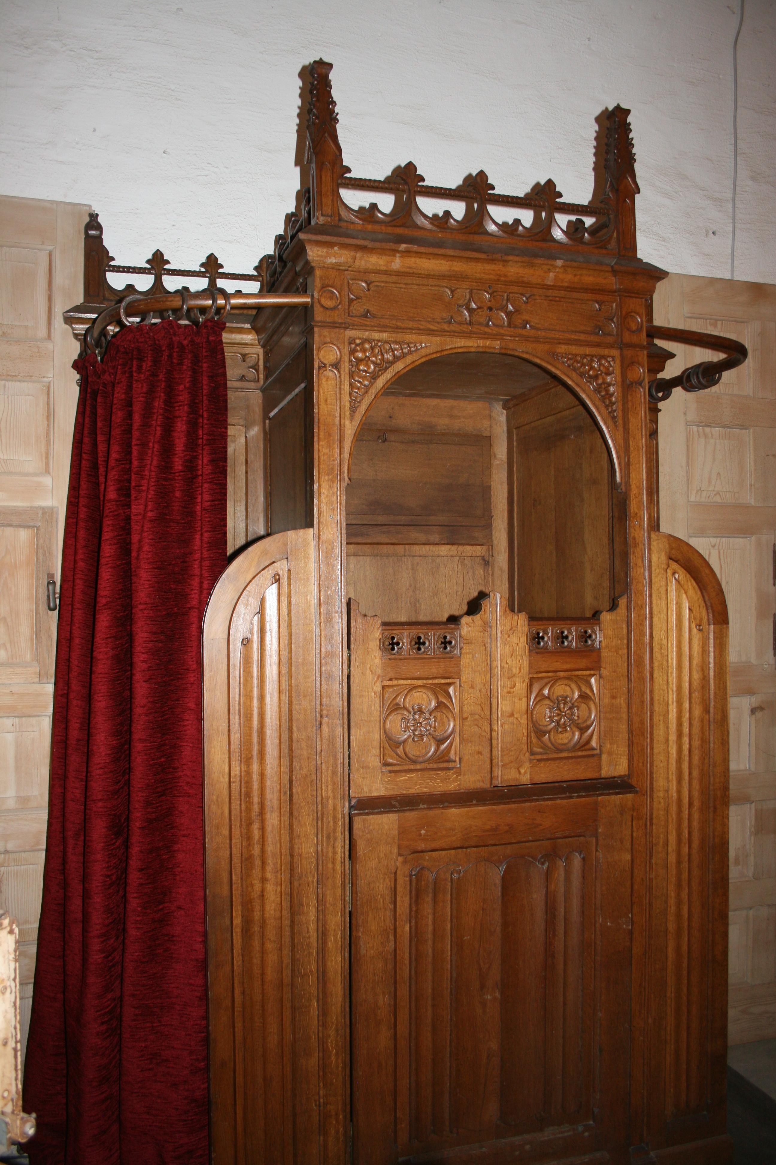 Antique Catholic Confessional from Liège, Solid Oak, Late 19th Century 1