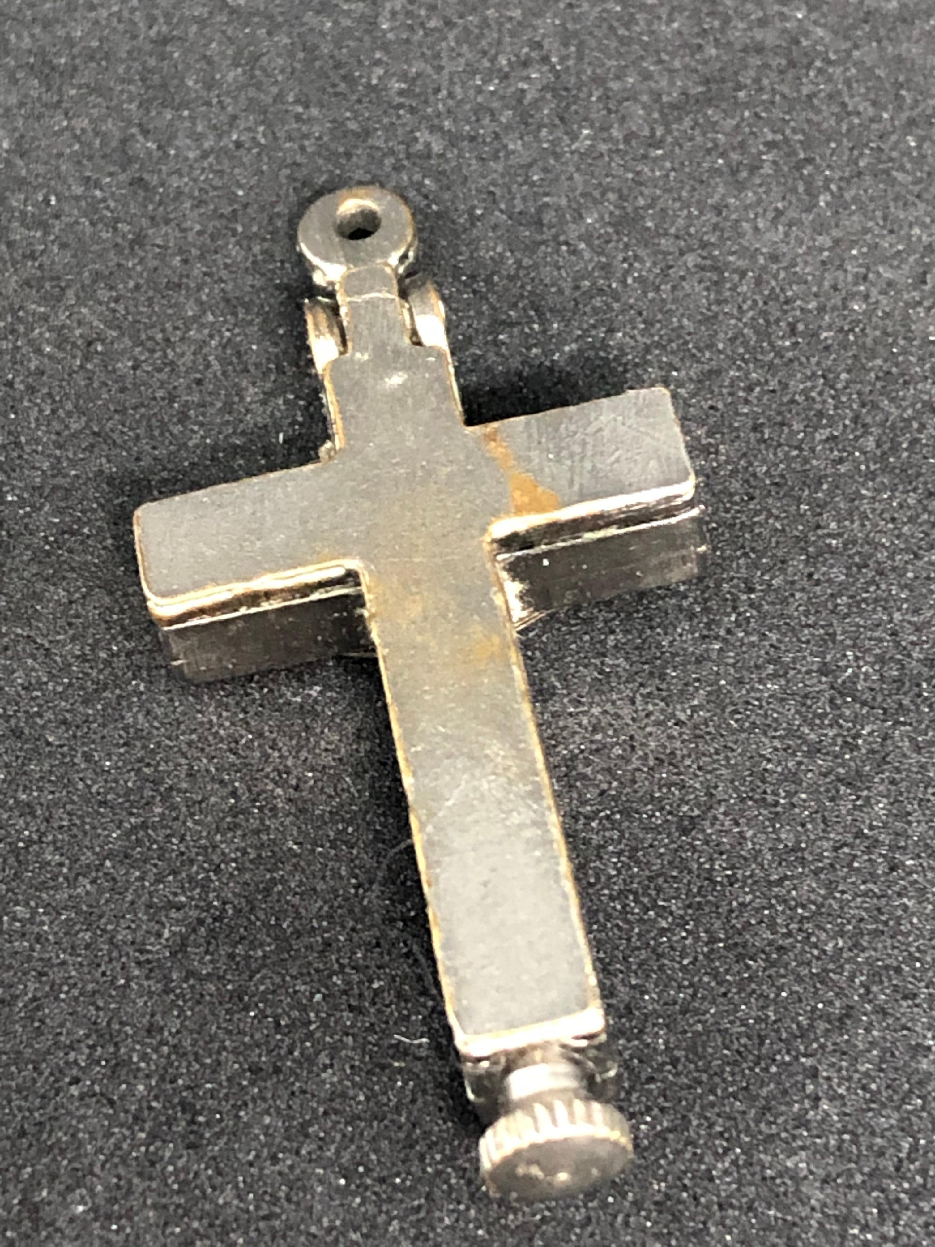 Vintage Catholic Reliquary Box Crucifix Pendant Relics of Agnus Dei and Antonius In Good Condition In Nuernberg, DE