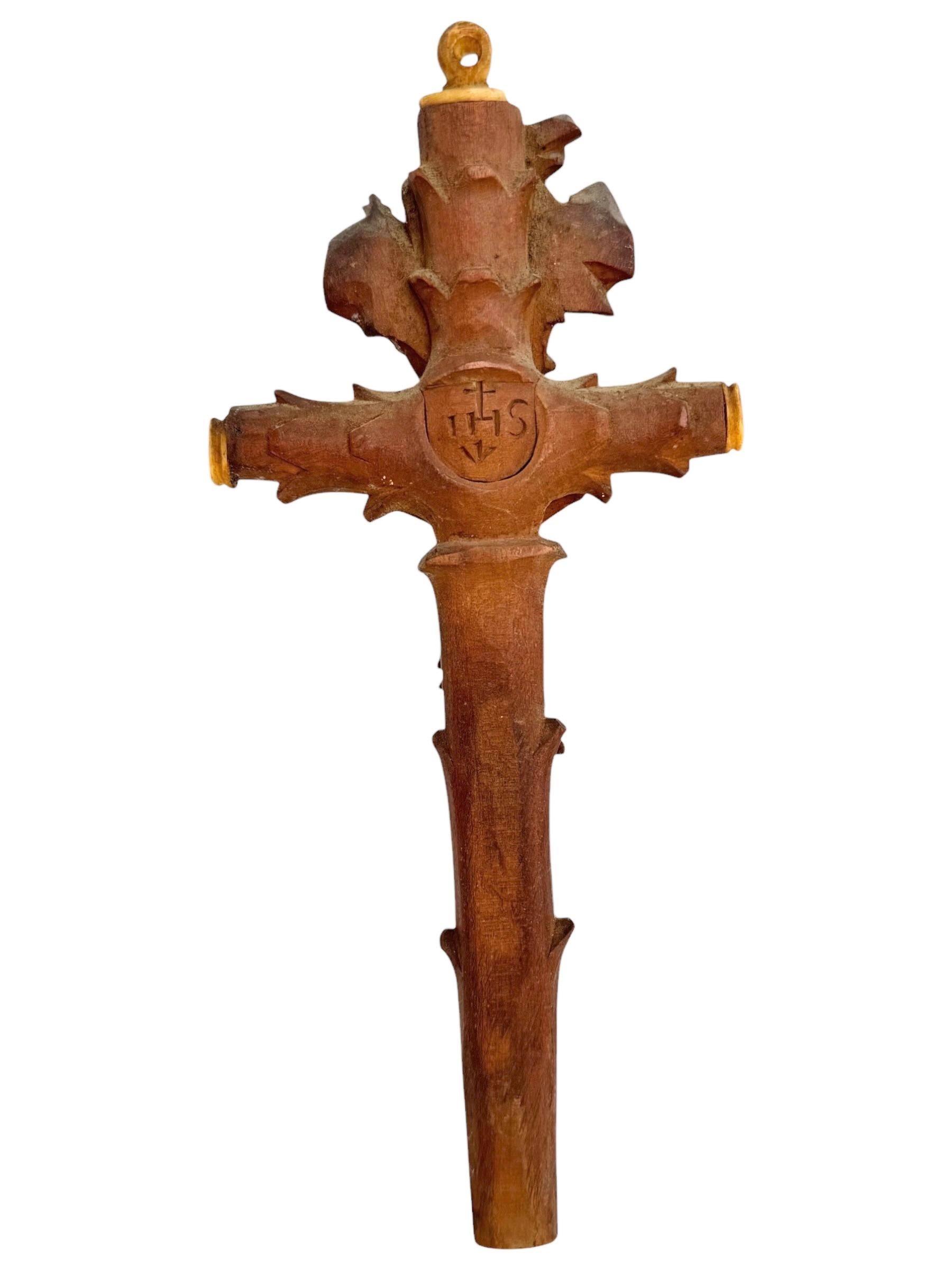 Antiguo Relicario Católico Caja Crucifijo Colgante, Santa Reliquia Madera Tallada Años 1890 en Bueno estado para la venta en Nuernberg, DE