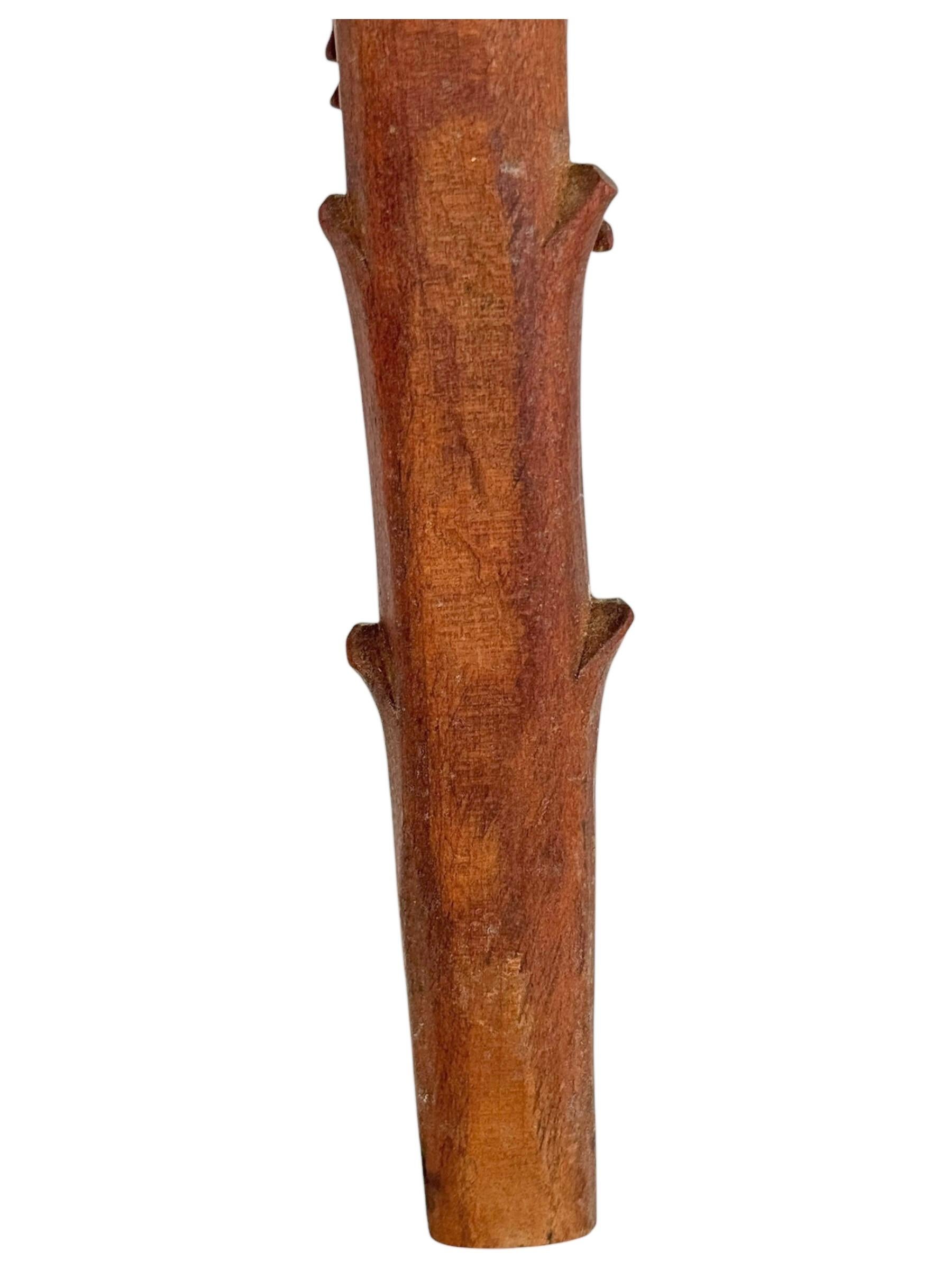 Antiguo Relicario Católico Caja Crucifijo Colgante, Santa Reliquia Madera Tallada Años 1890 en venta 2