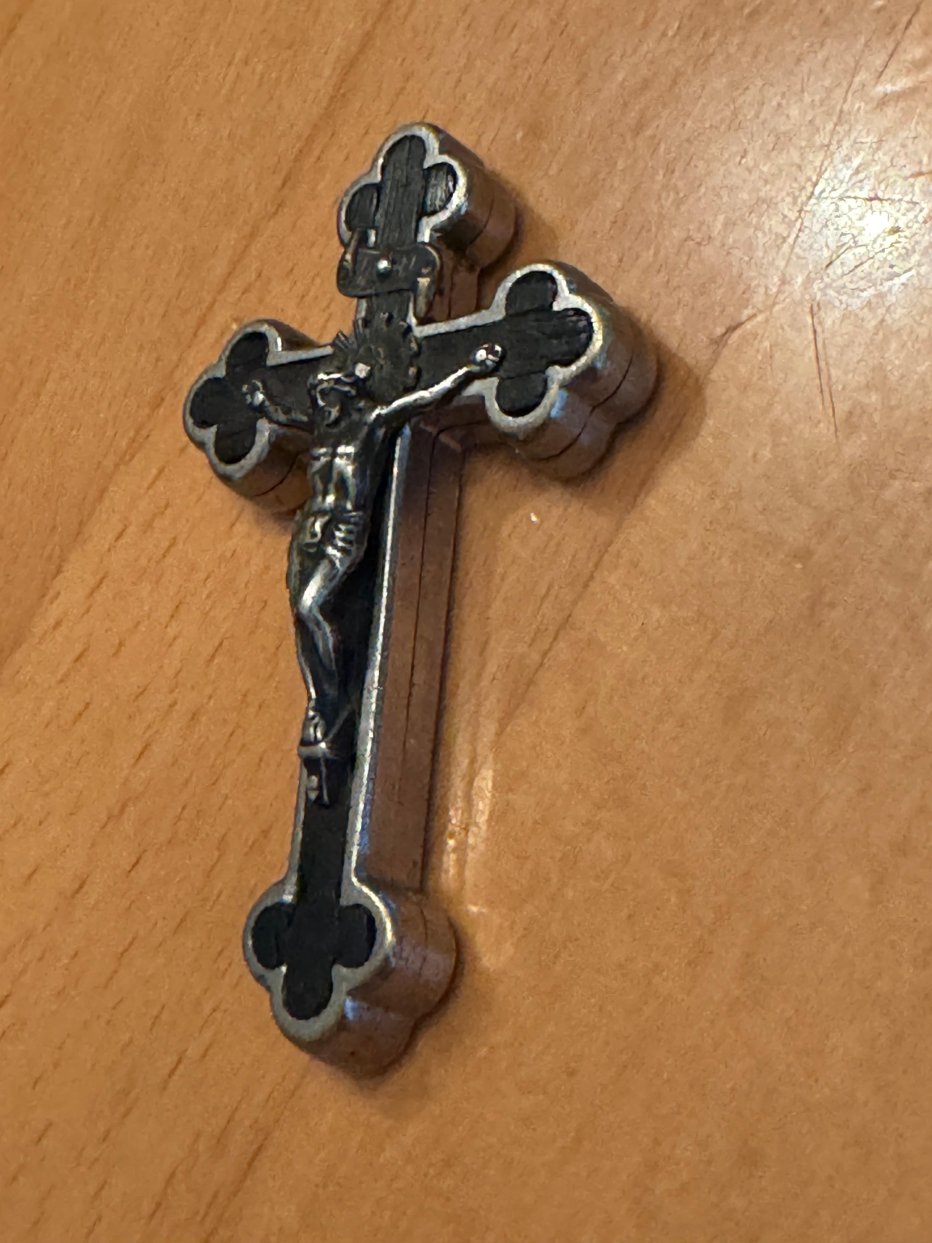 Metal Antique Catholic Reliquary Box Crucifix Pendant with 10 Relics of Saints