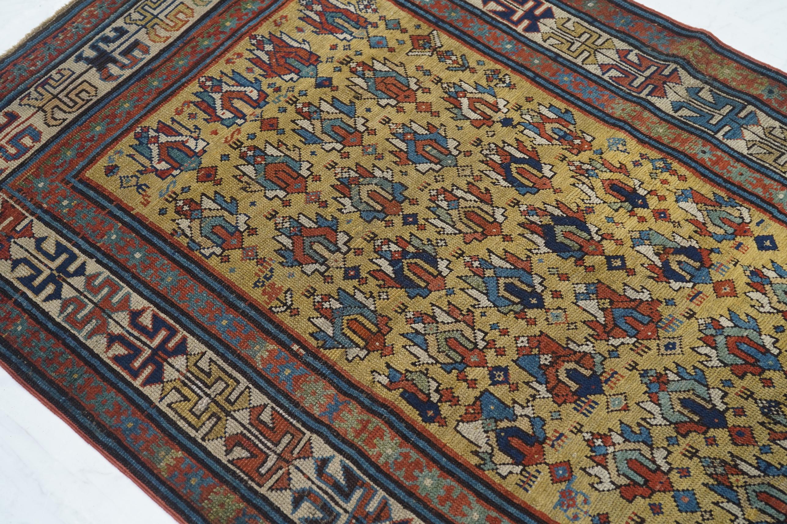 Autre Tapis du Caucase ancien 3'8'' x 5'10'' en vente