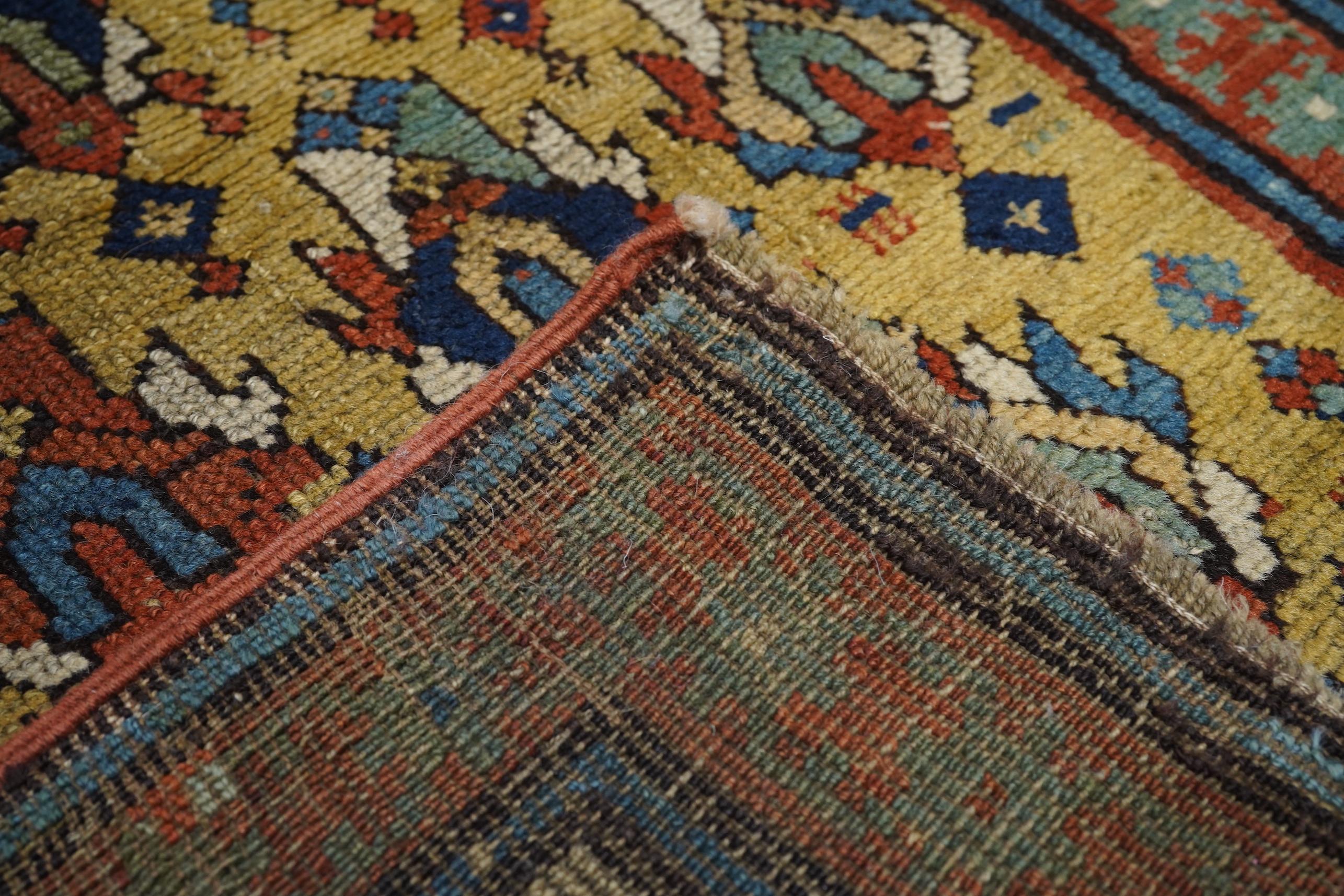 Tapis du Caucase ancien 3'8'' x 5'10'' Excellent état - En vente à New York, NY