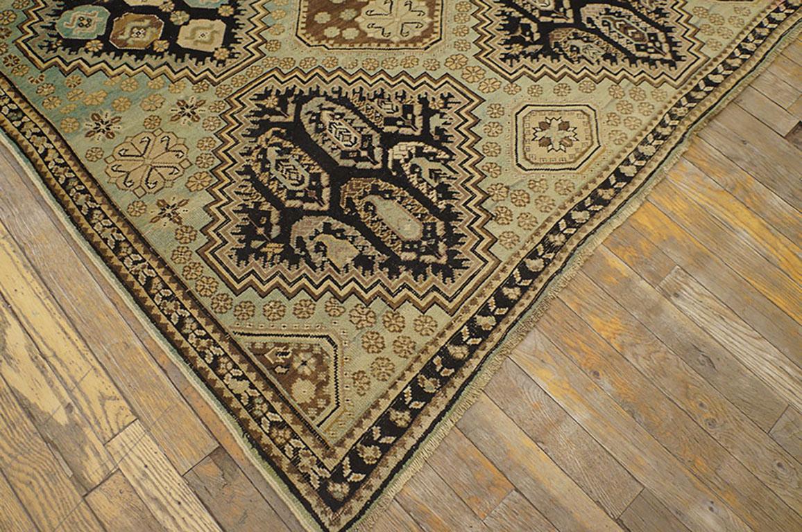 Kaukasischer Baku-Teppich des 19. Jahrhunderts ( 1,44 m x 1,88 m – 133 x 265 cm)  (Handgeknüpft) im Angebot