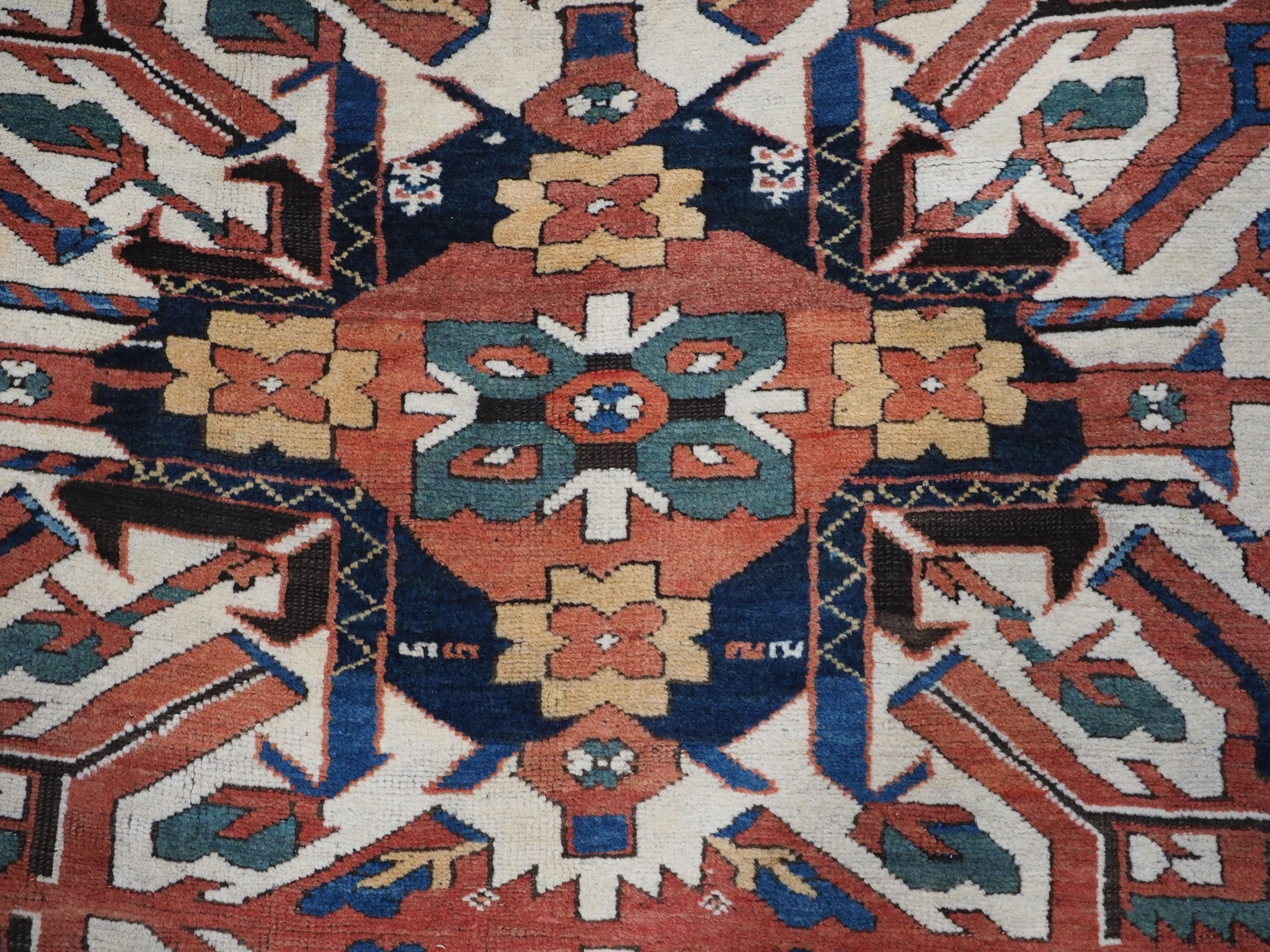 Ancien tapis caucasien Chelaberd Kazak à triple médaillon, vers 1890. en vente 5
