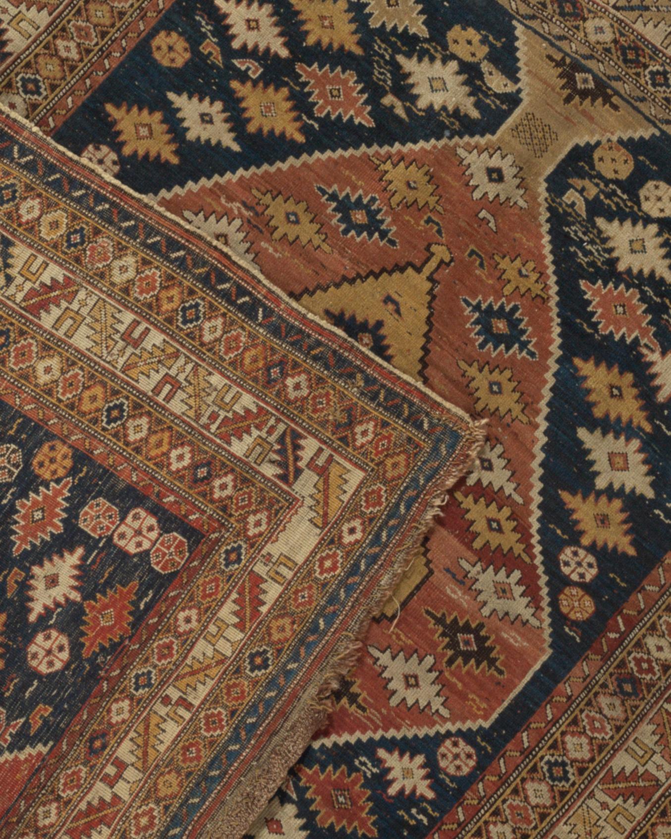Antiker kaukasischer Dagestan-Teppich, um 1880 4' x 4'5 (Kaukasisch) im Angebot