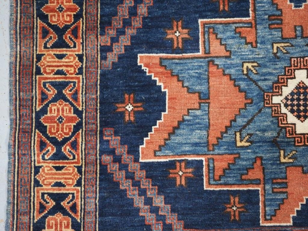 Caucasien Tapis caucasien ancien avec motif d'étoiles Lesghi, vers 1900 en vente