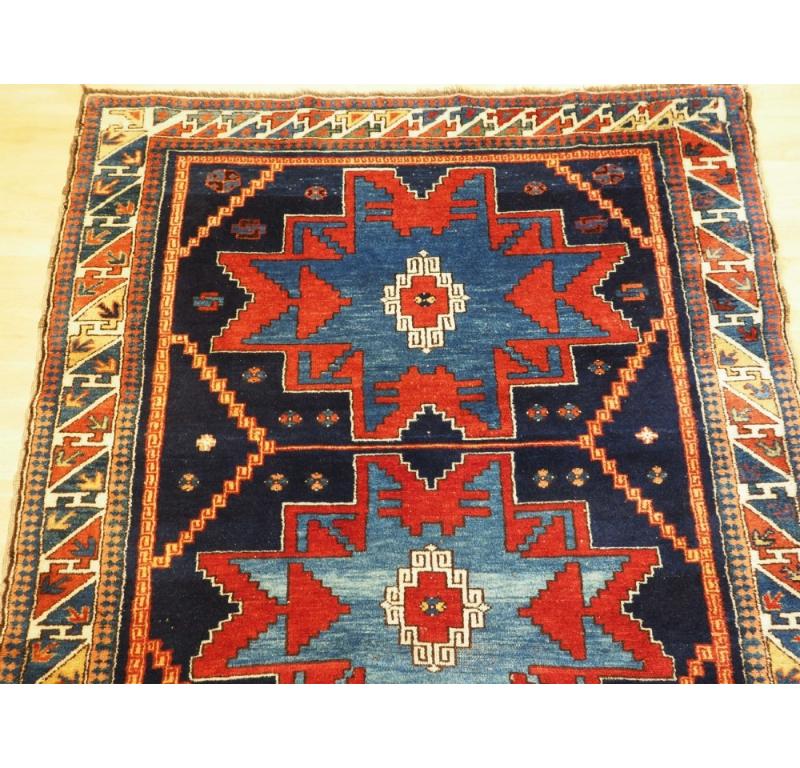 Caucasien Tapis caucasien ancien Derbent avec une superbe couleur, vers 1900 en vente