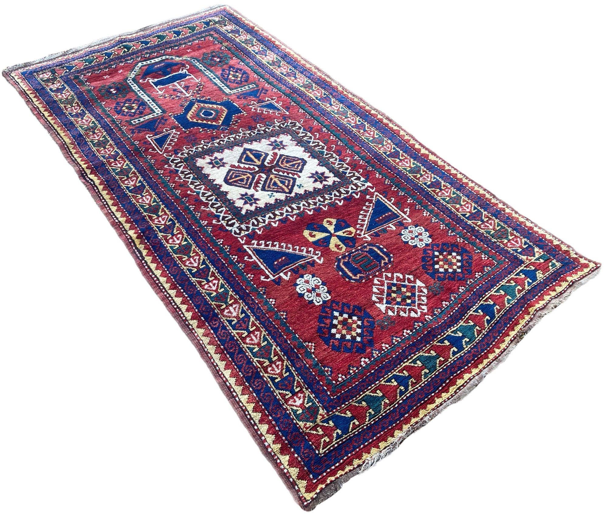 Antiker kaukasischer Fachralo Kazak-Gebetteppich aus Fachralo 2,48 m x 1,30 m im Zustand „Hervorragend“ im Angebot in St. Albans, GB