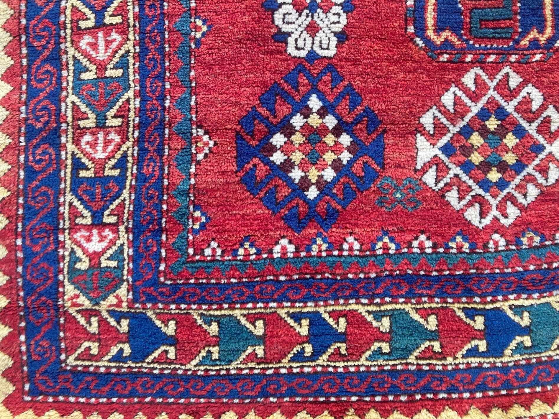 Ancien tapis de prière caucasien Fachralo Kazak de 2,48 m x 1,30 m en vente 1