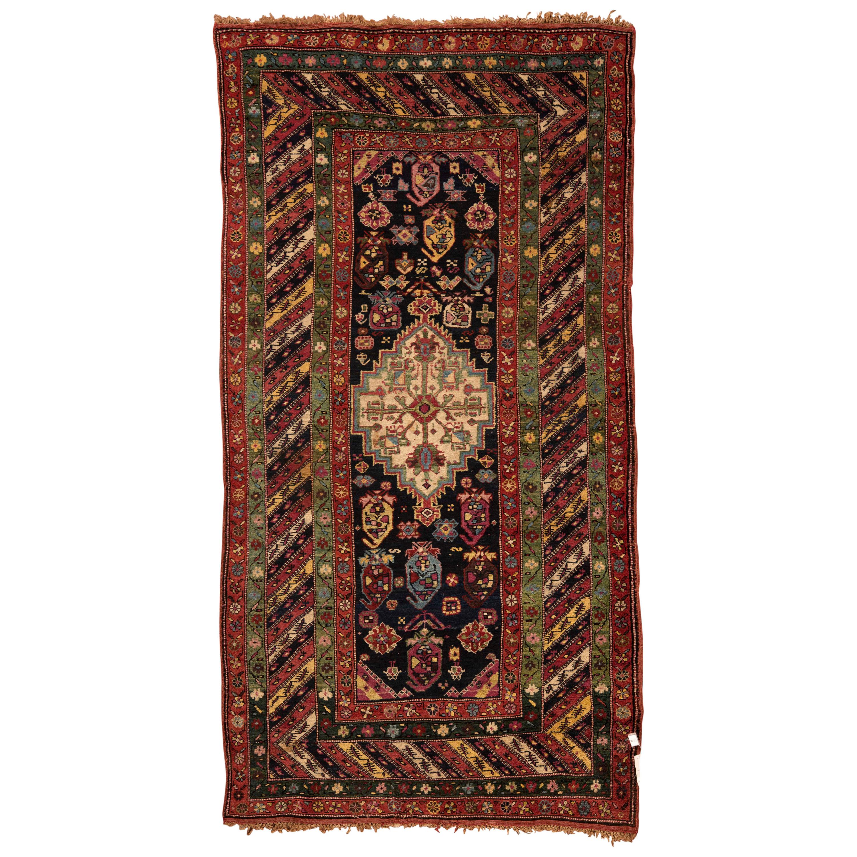 Antiker kaukasischer Gendge-Teppich, um 1880  3'8 x 6'10 im Angebot