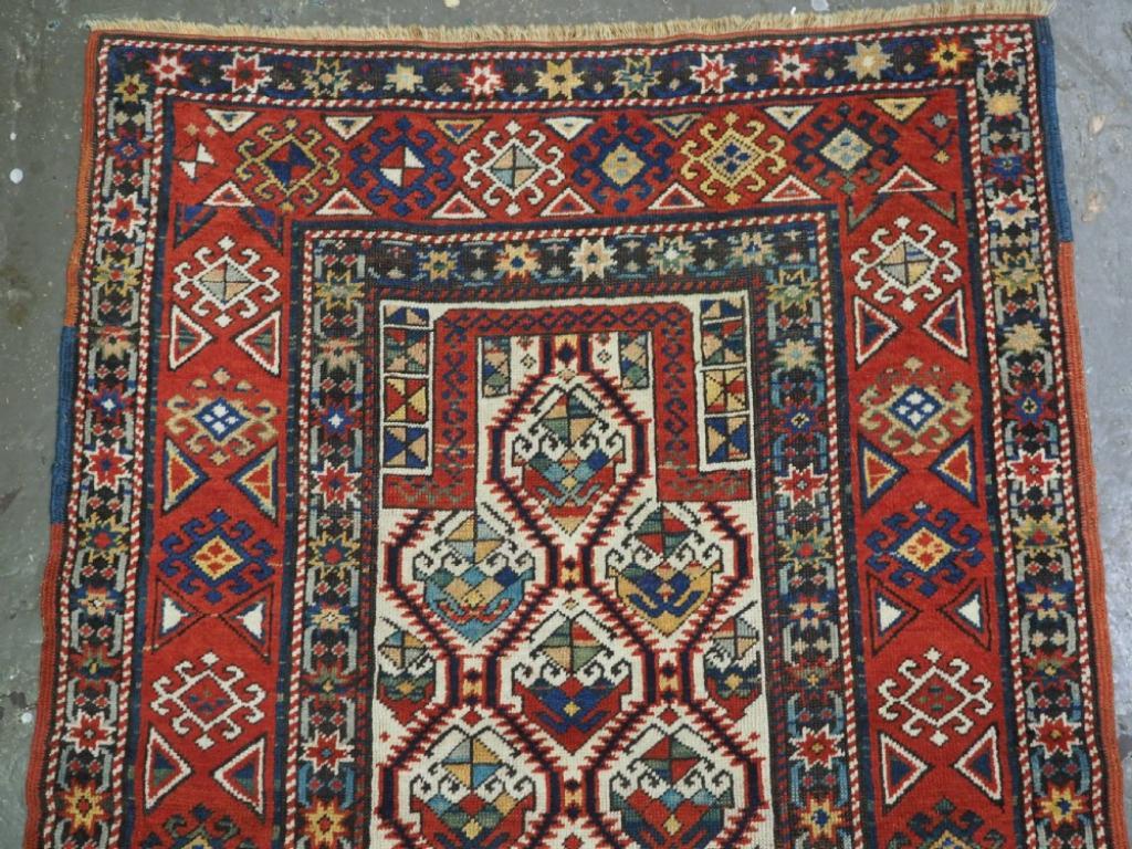 Antiker kaukasischer Gendje-Gebetteppich, geblümtes Gitterdesign, um 1890 (Kaukasisch) im Angebot