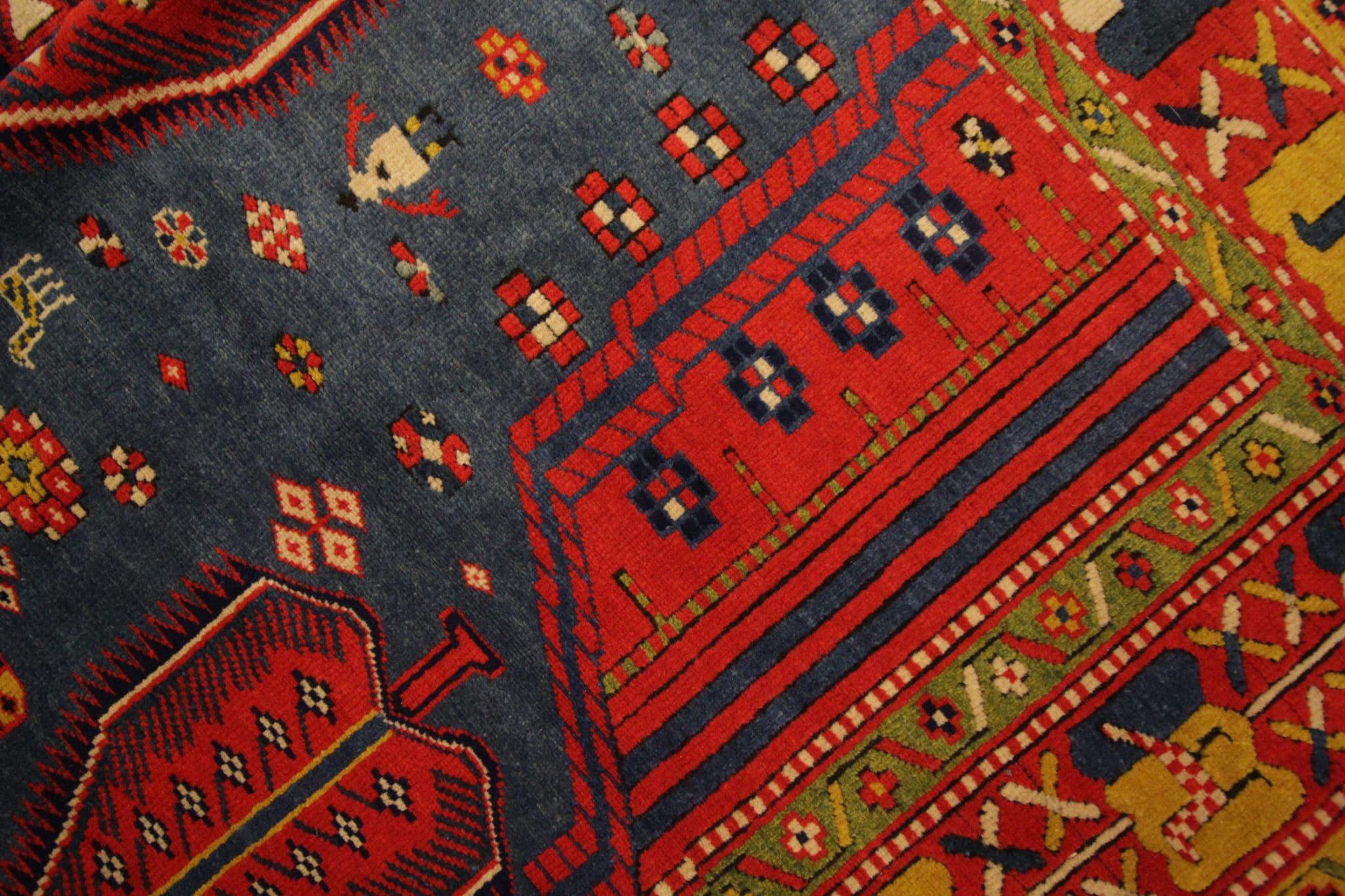 Antike kaukasischen Karabagh Teppich handgefertigt Stammes-rustikalen Wolle Teppich zu verkaufen (Kaukasisch) im Angebot