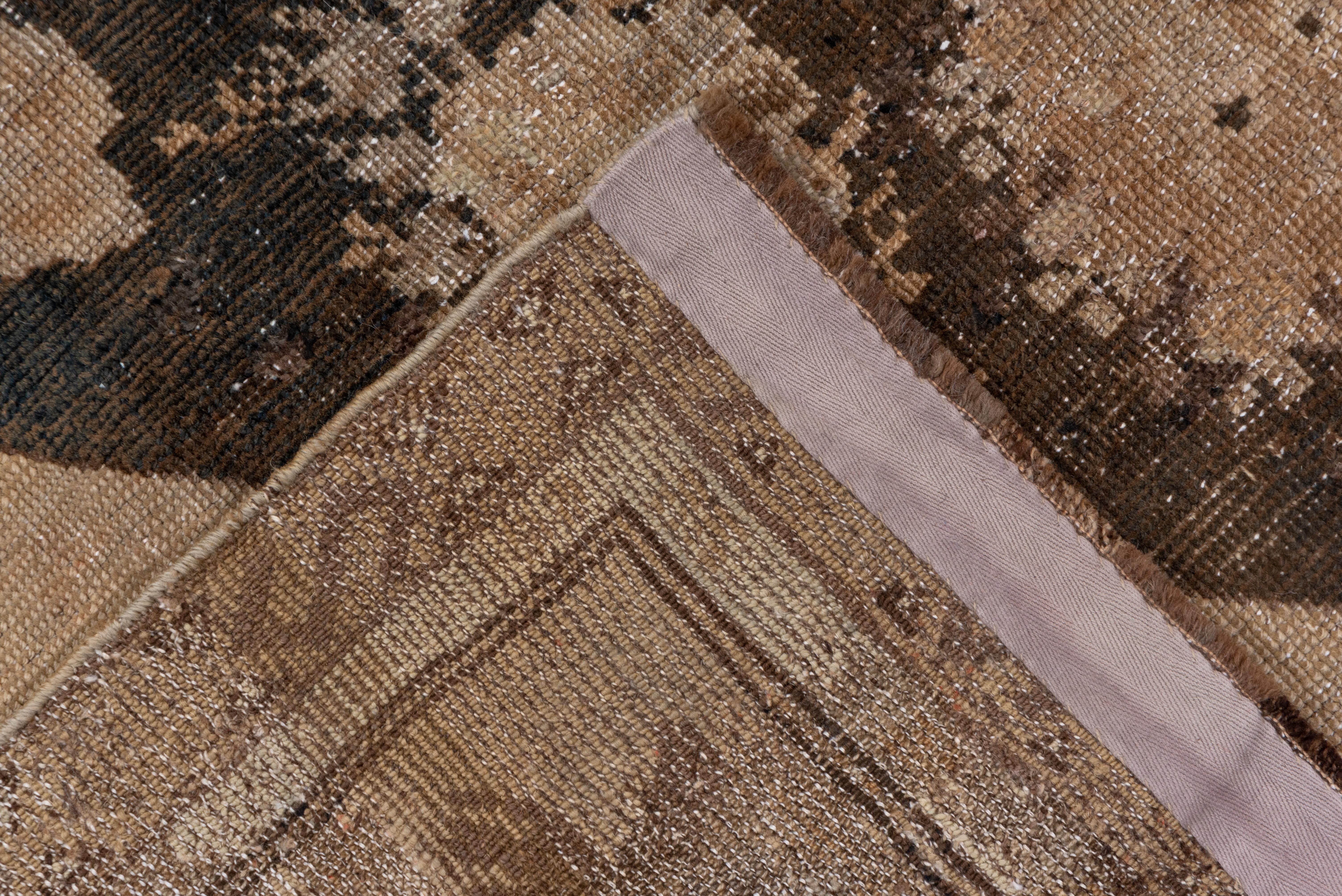 Antiker kaukasischer Karabagh-Galerie-Teppich mit Erdtönen (Wolle) im Angebot