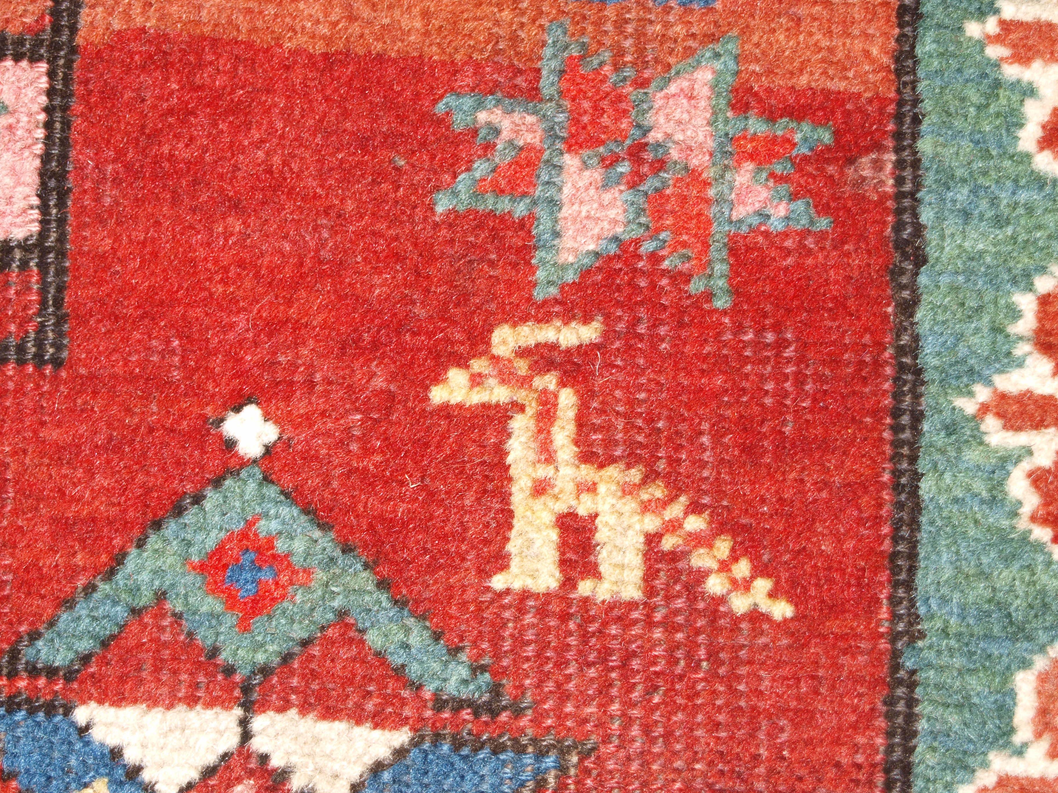 Antiker kaukasischer Karabagh-Kazak-Teppich, um 1900 im Angebot 6