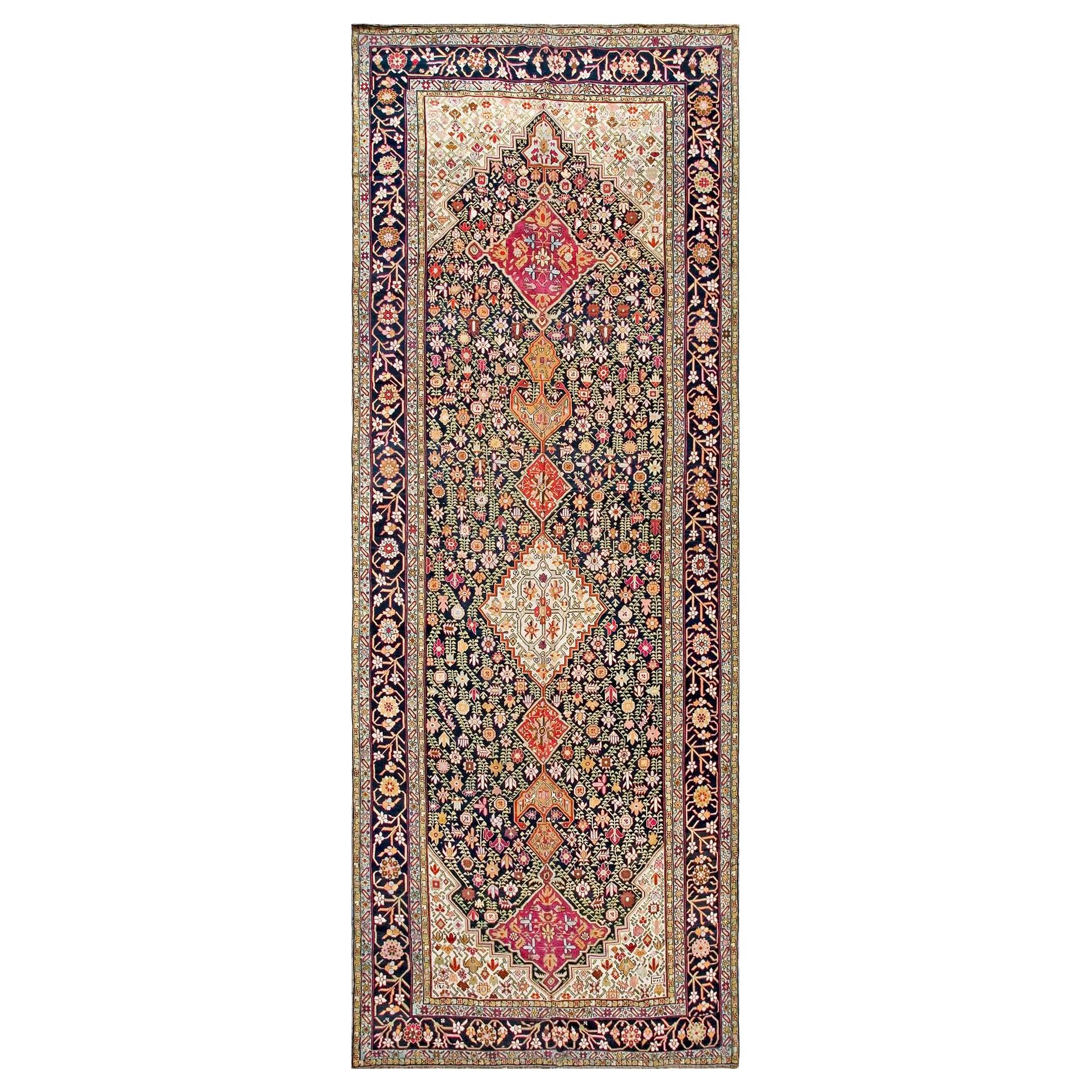 Tappeto da galleria del 19° secolo in Karabagh ( 7'4" x 19'9" - 224 x 602 )