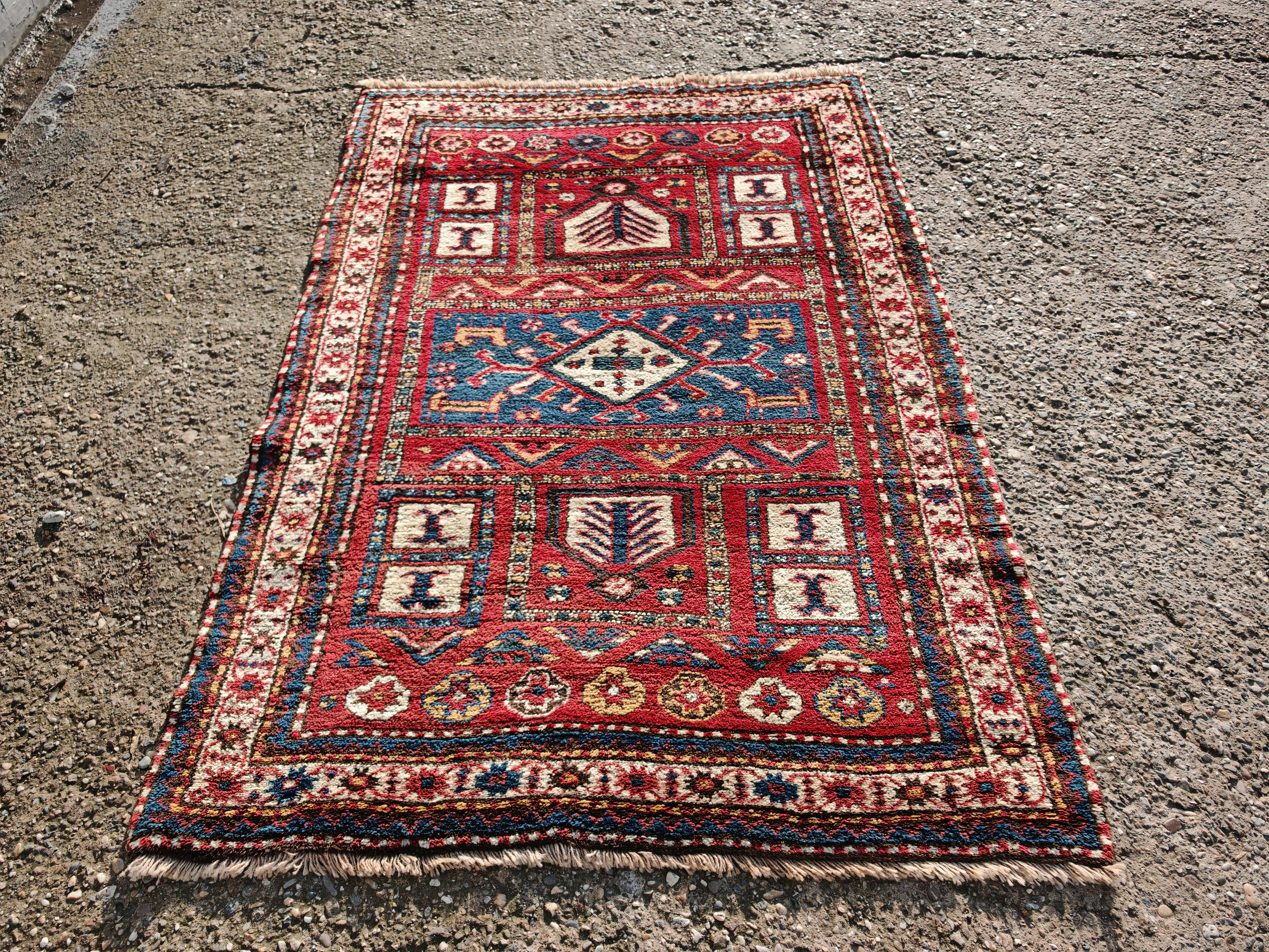 Antiker kaukasischer Karabagh-Teppich, handgeknüpft, 100% Wolle, Ende 19. (Kaukasisch) im Angebot