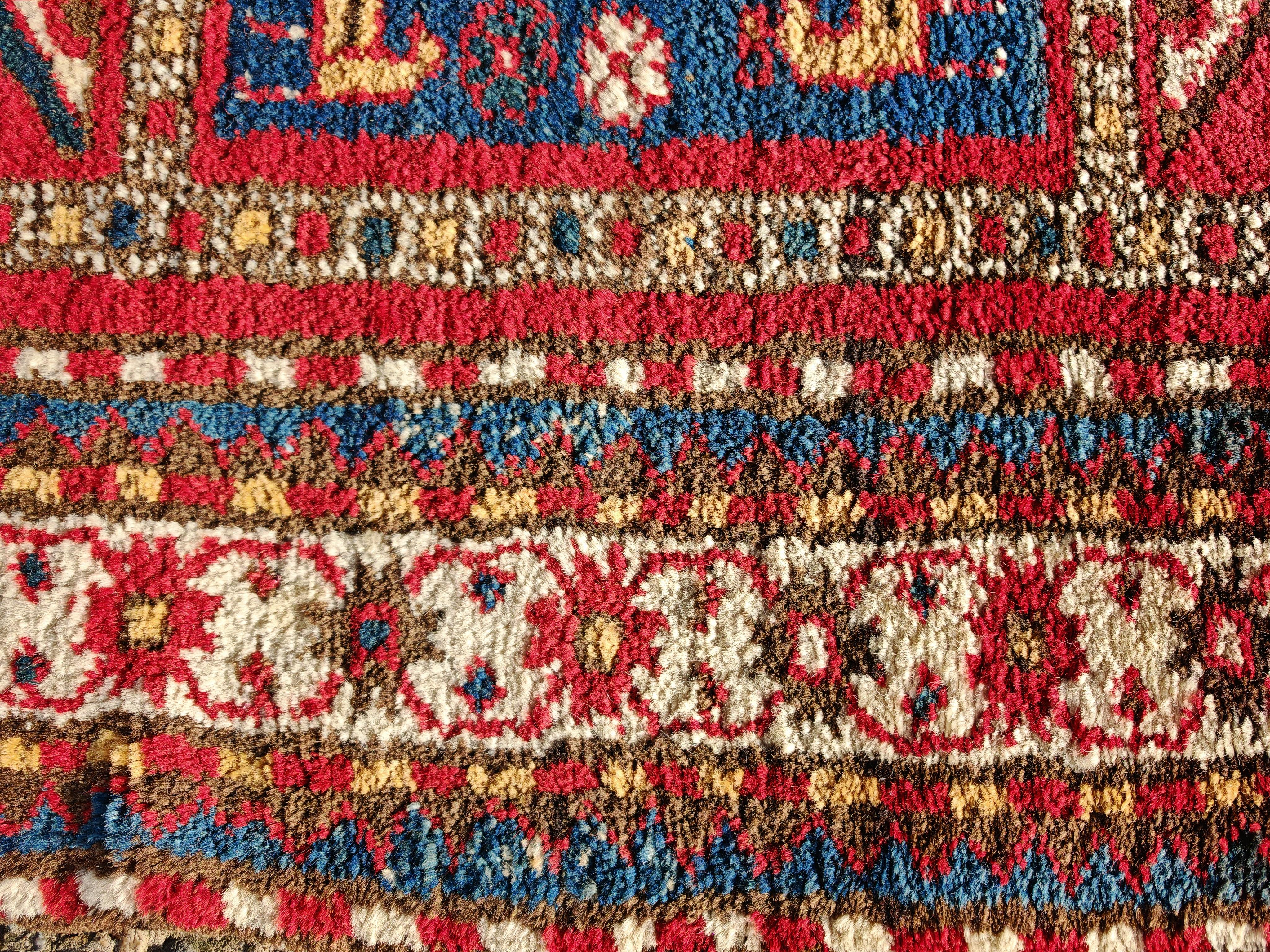 Antiker kaukasischer Karabagh-Teppich, handgeknüpft, 100% Wolle, Ende 19. (19. Jahrhundert) im Angebot