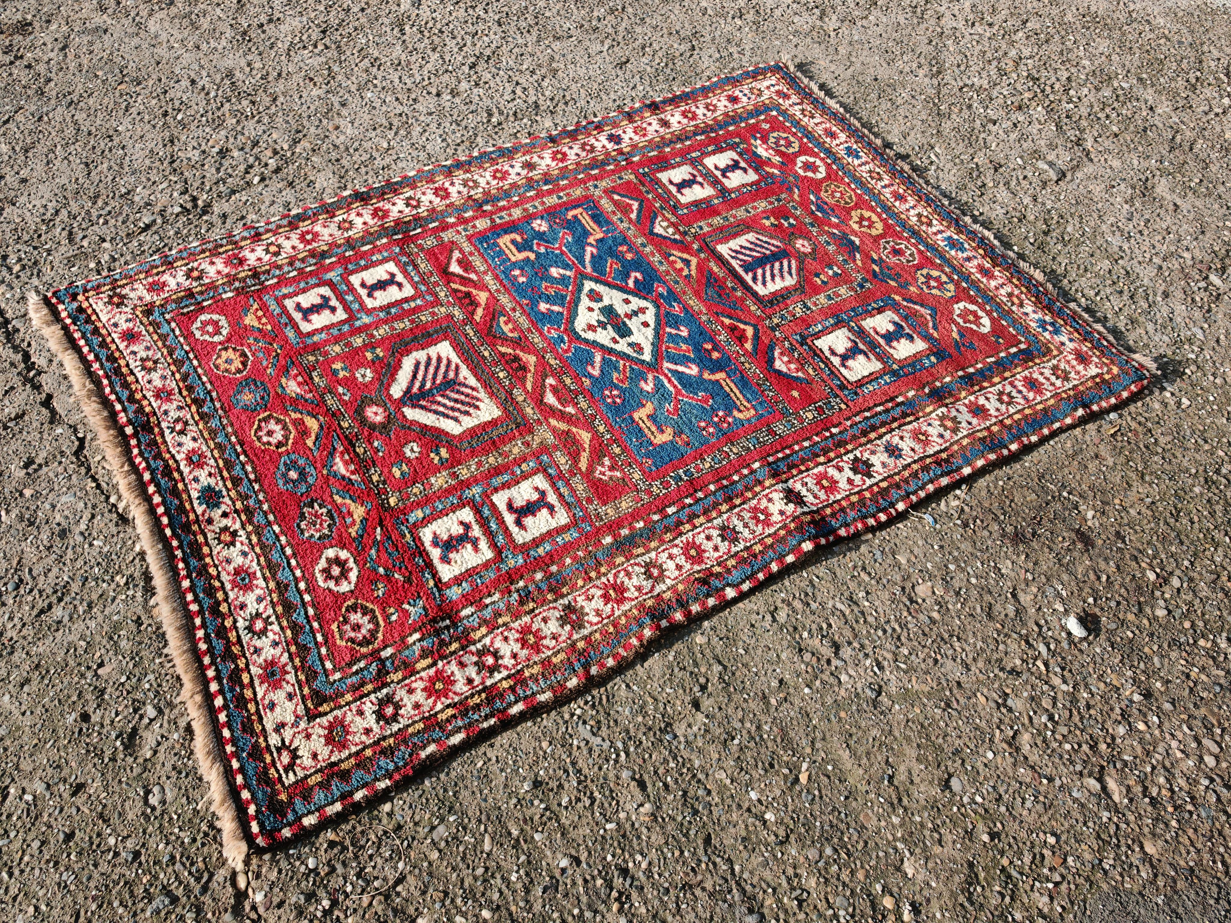 Antiker kaukasischer Karabagh-Teppich, handgeknüpft, 100% Wolle, Ende 19. im Angebot 1