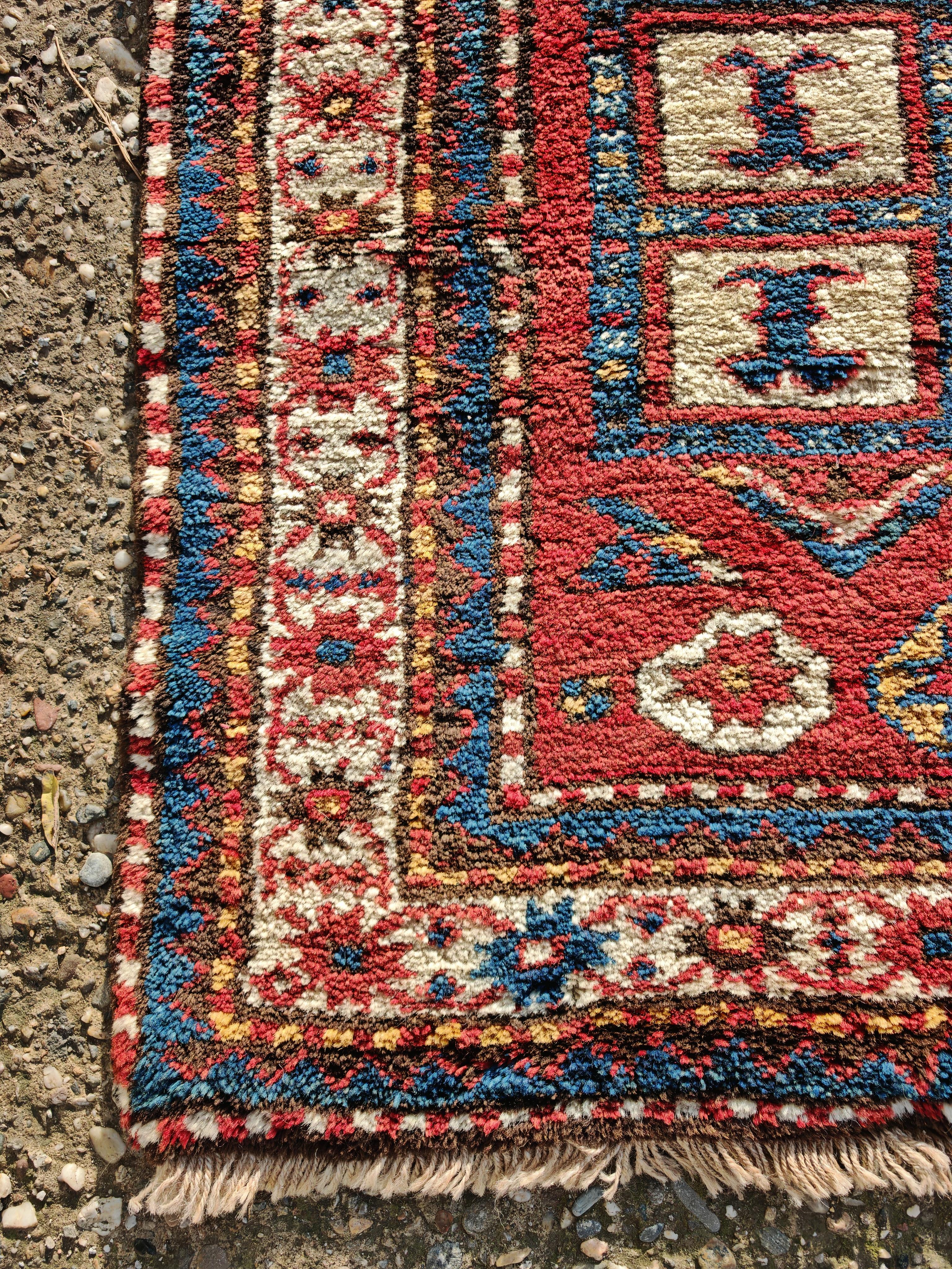 Antiker kaukasischer Karabagh-Teppich, handgeknüpft, 100% Wolle, Ende 19. im Angebot 2