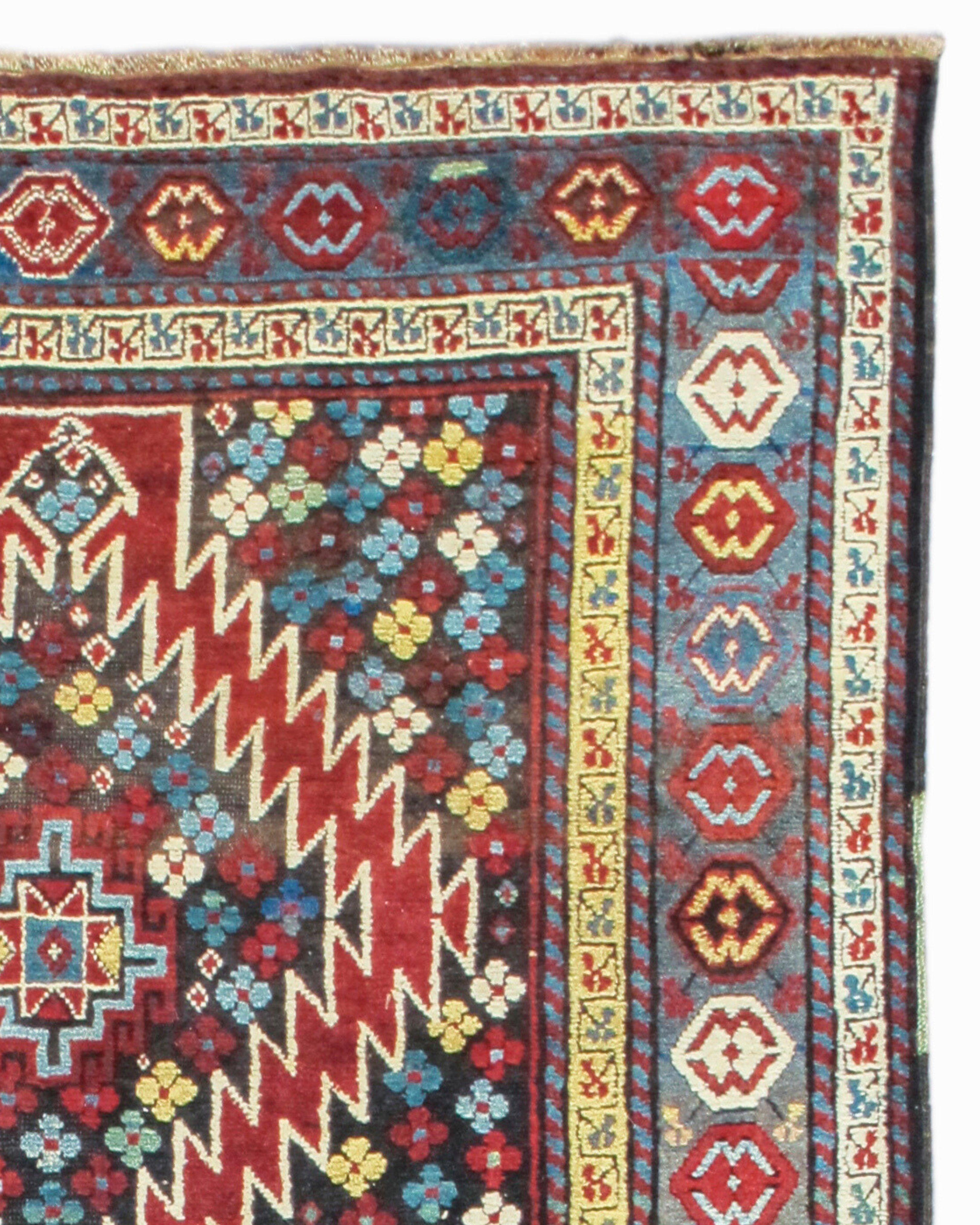 Tapis ancien du Karabagh caucasien, fin du 19e siècle 

Informations supplémentaires :
Dimensions : 4'2