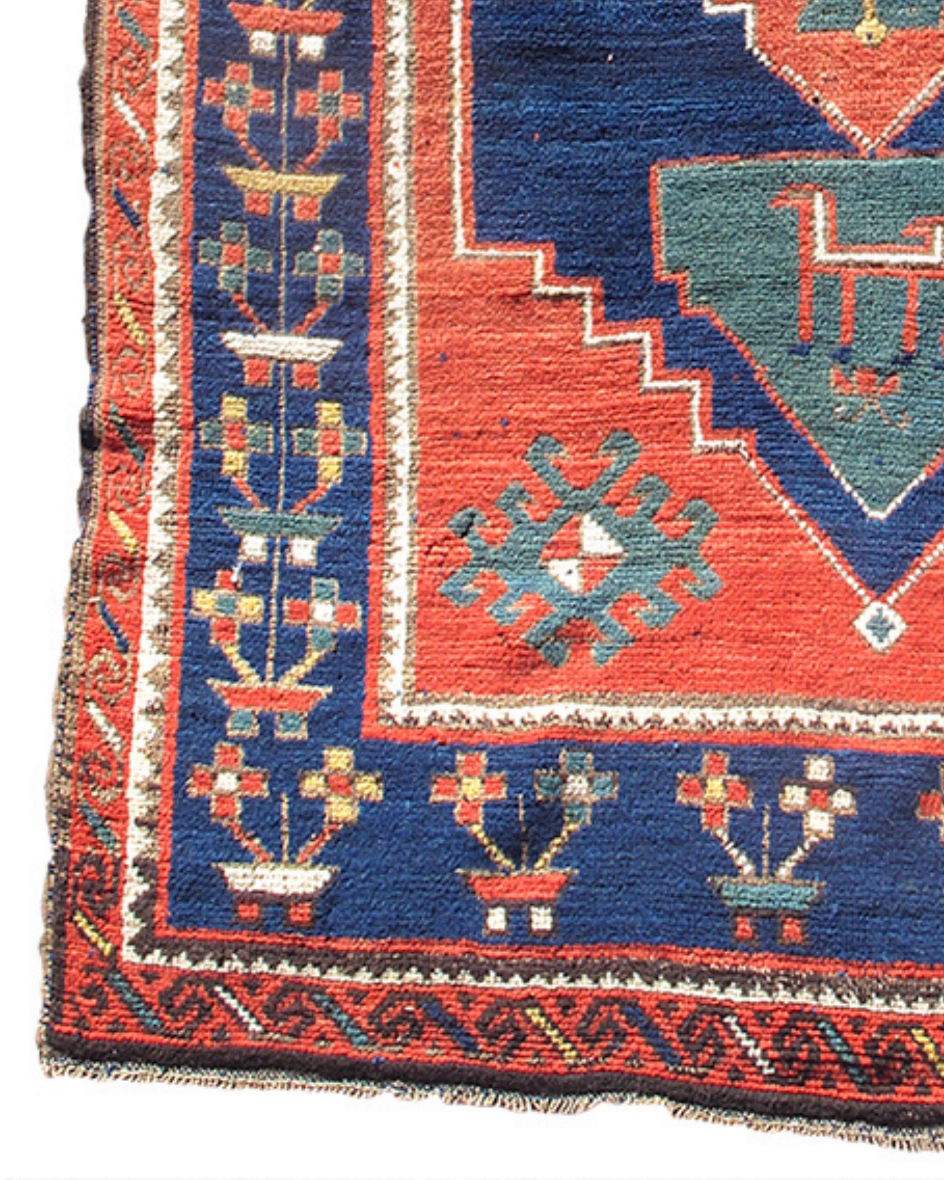 Antiker kaukasischer Karabagh-Teppich, Ende 19. Jahrhundert (Handgeknüpft) im Angebot