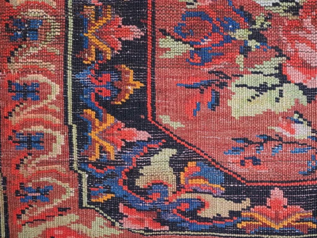Alfombra antigua caucásica de Karabagh con diseño de rosas de inspiración francesa, Circa 1900 en Excelente estado para la venta en Moreton-In-Marsh, GB