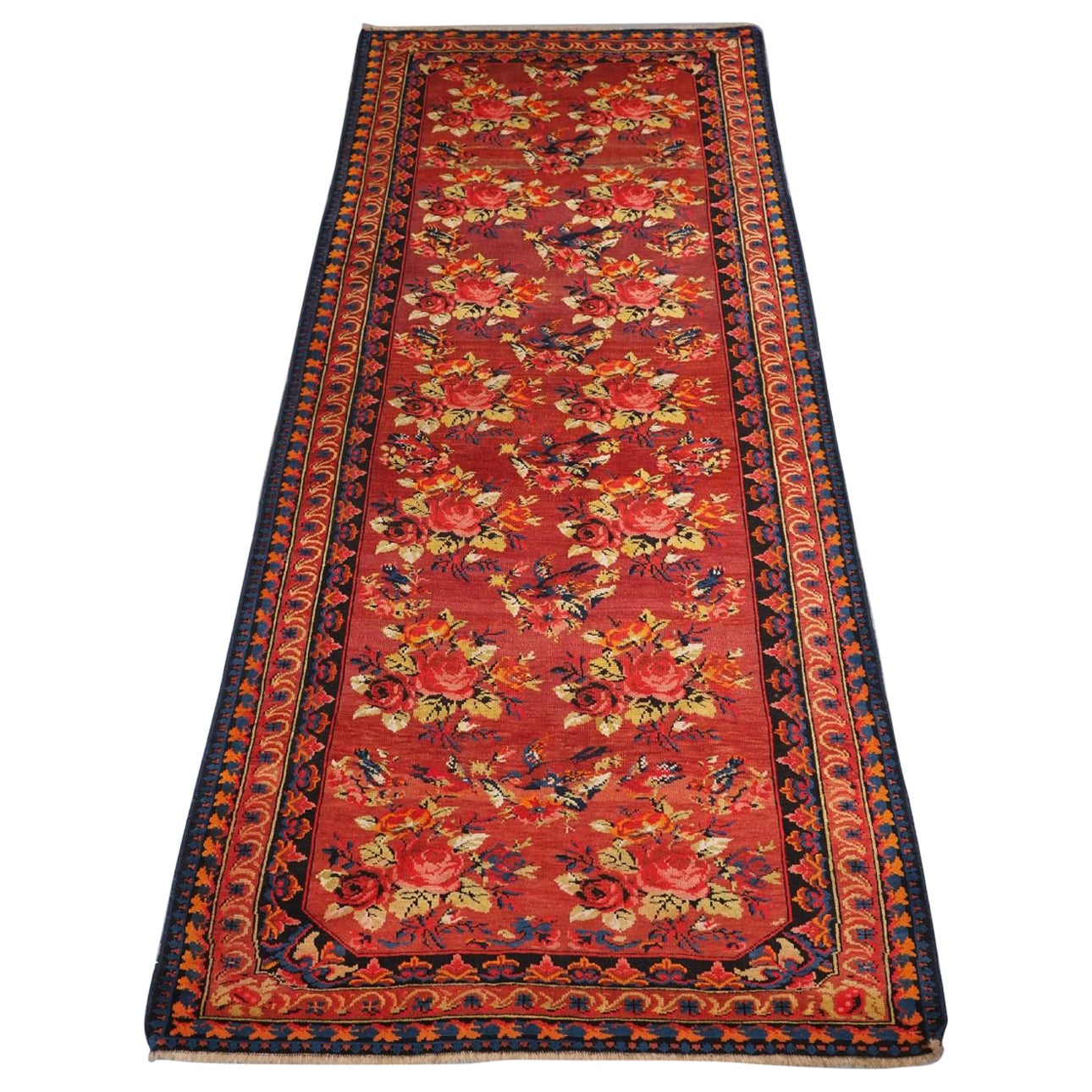 Alfombra antigua caucásica de Karabagh con diseño de rosas de inspiración francesa, Circa 1900