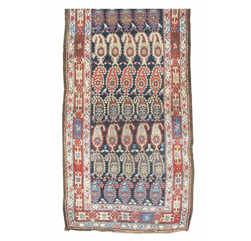 Tapis de course ancien du Karabagh, 19e siècle (4e trimestre)

Informations supplémentaires :
Dimensions : 3'8