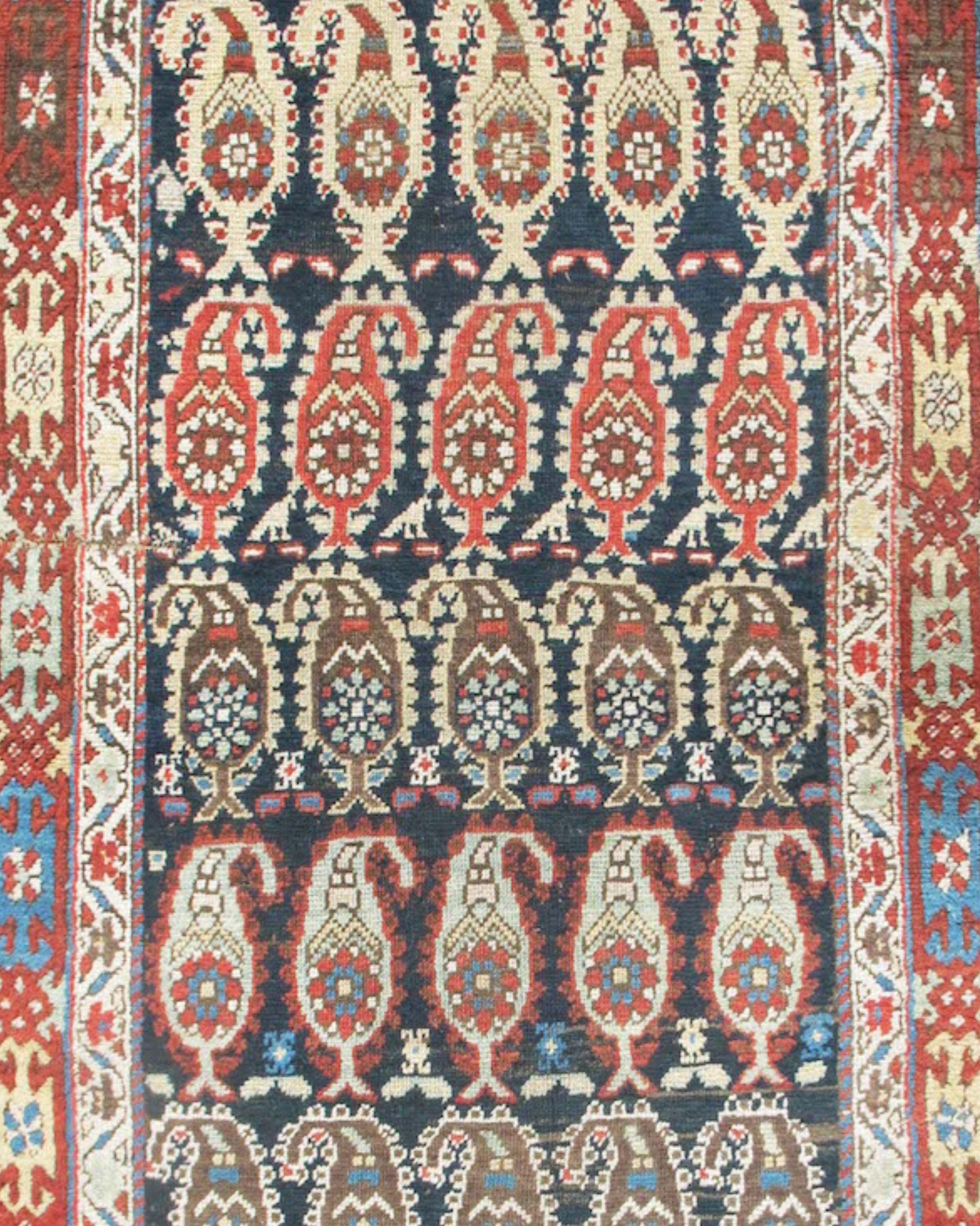 Noué à la main Tapis de course ancien du Caucase, Karabagh, 19e siècle en vente