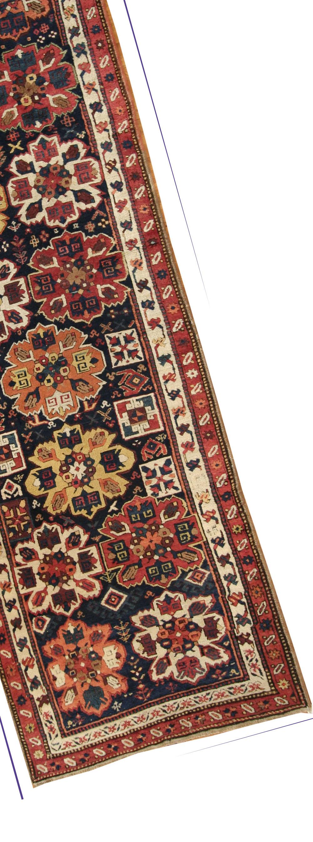 Antiker kaukasischer Karabagh-Läufer-Teppich (Kaukasisch) im Angebot