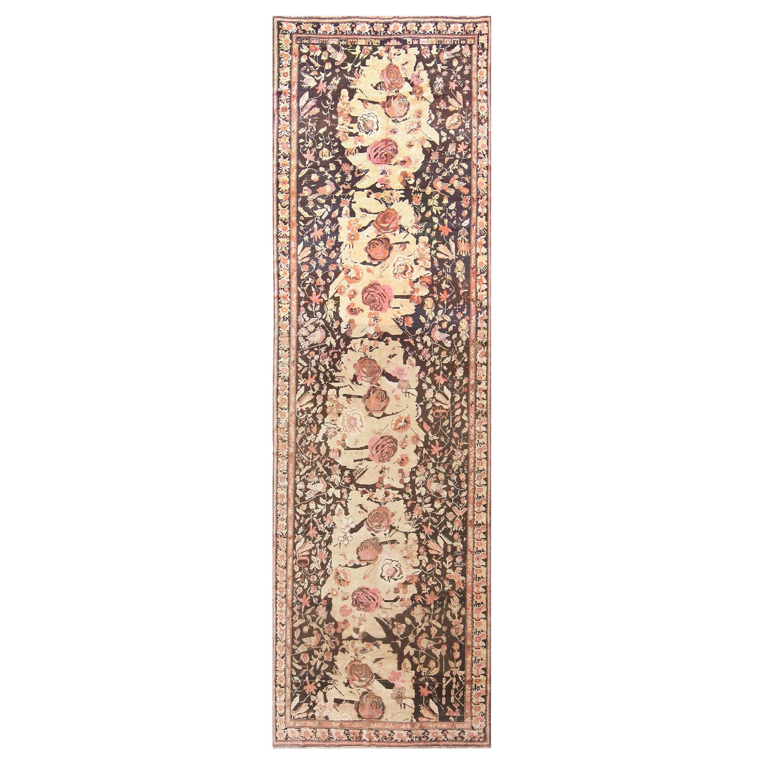 Tapis de couloir caucasien antique Karabagh. Taille : 5 pieds 3 po. x 15 pieds 4 po.