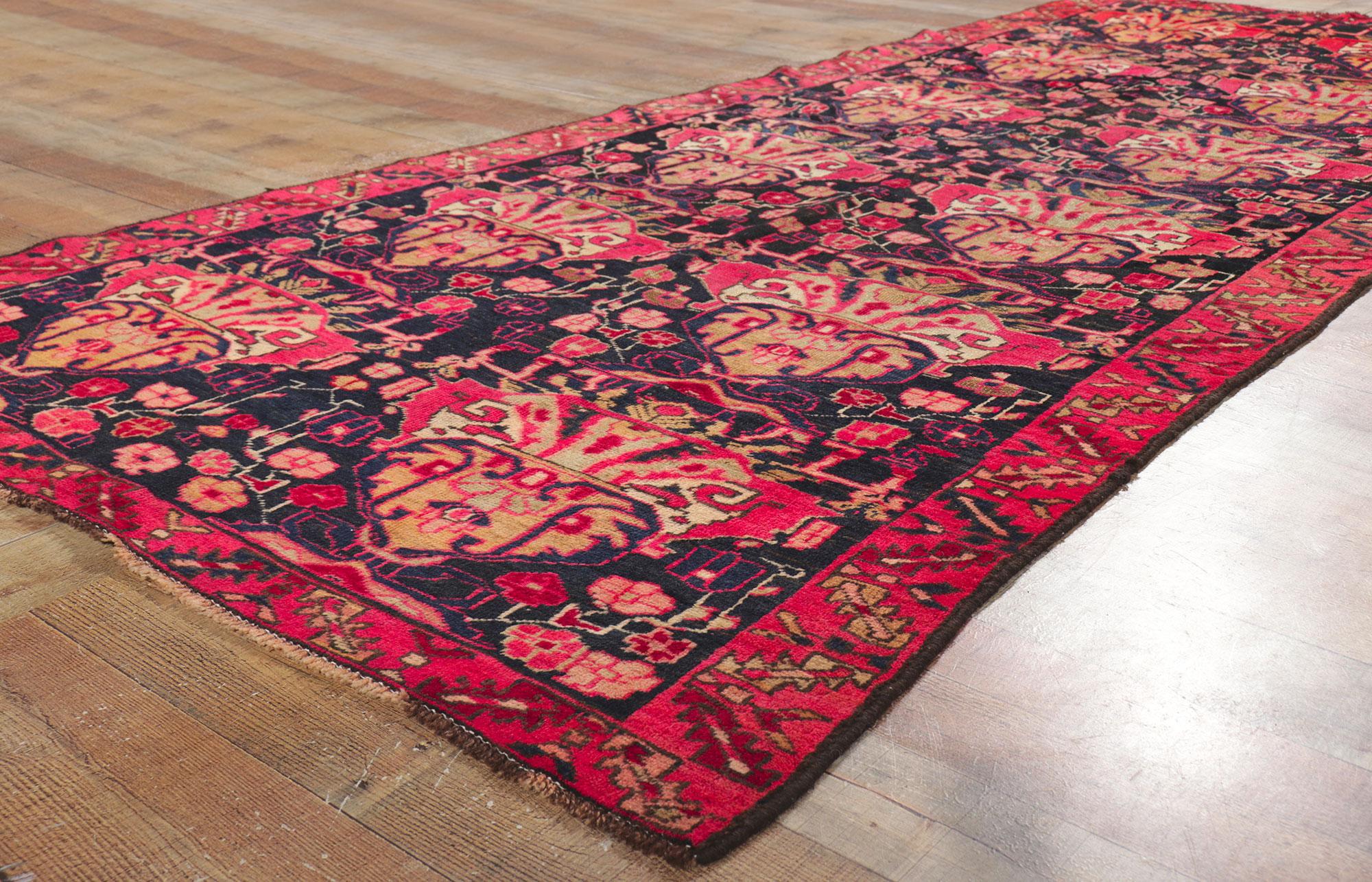 Tapis de couloir caucasien ancien Karabakh en vente 1