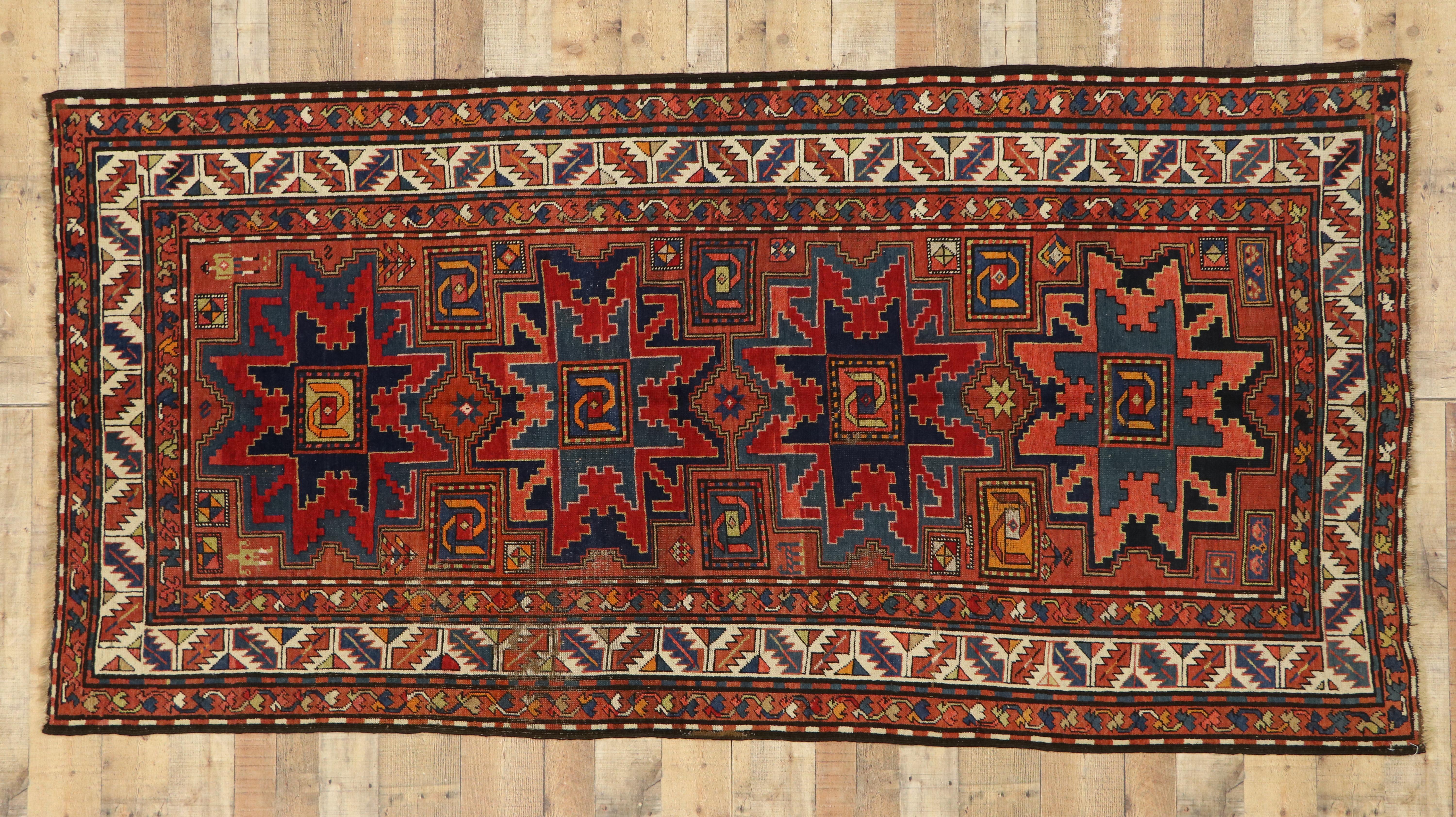 Antiker kaukasischer Kazak-Teppich, Nomaden-Charm auf stilvoller Haltbarkeit im Angebot 2