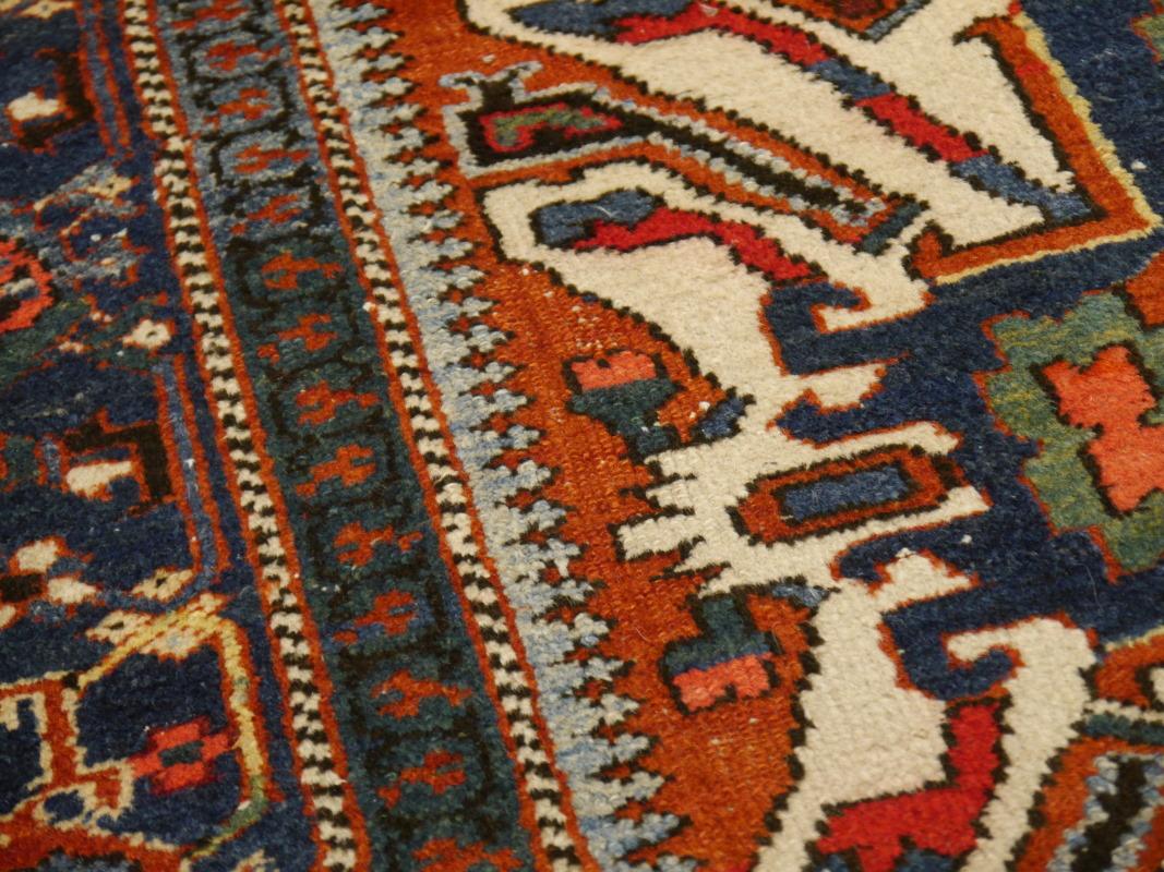 Antiker kaukasischer Kazak-Teppich im Chelaberd-Design aus der Kollektion Karaja Djoharian (Handgeknüpft) im Angebot